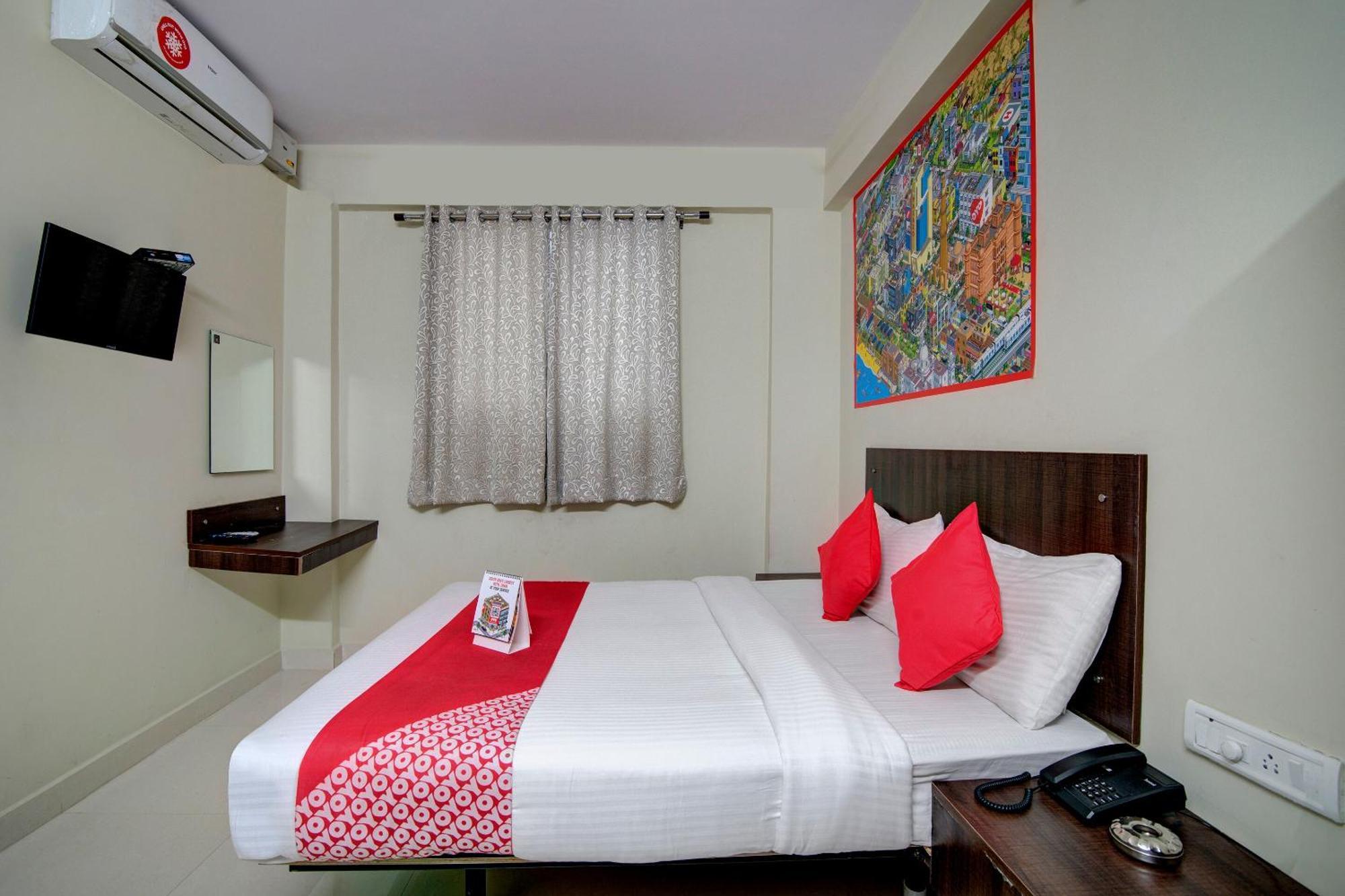 Hotel O Varcity Plaza 4*