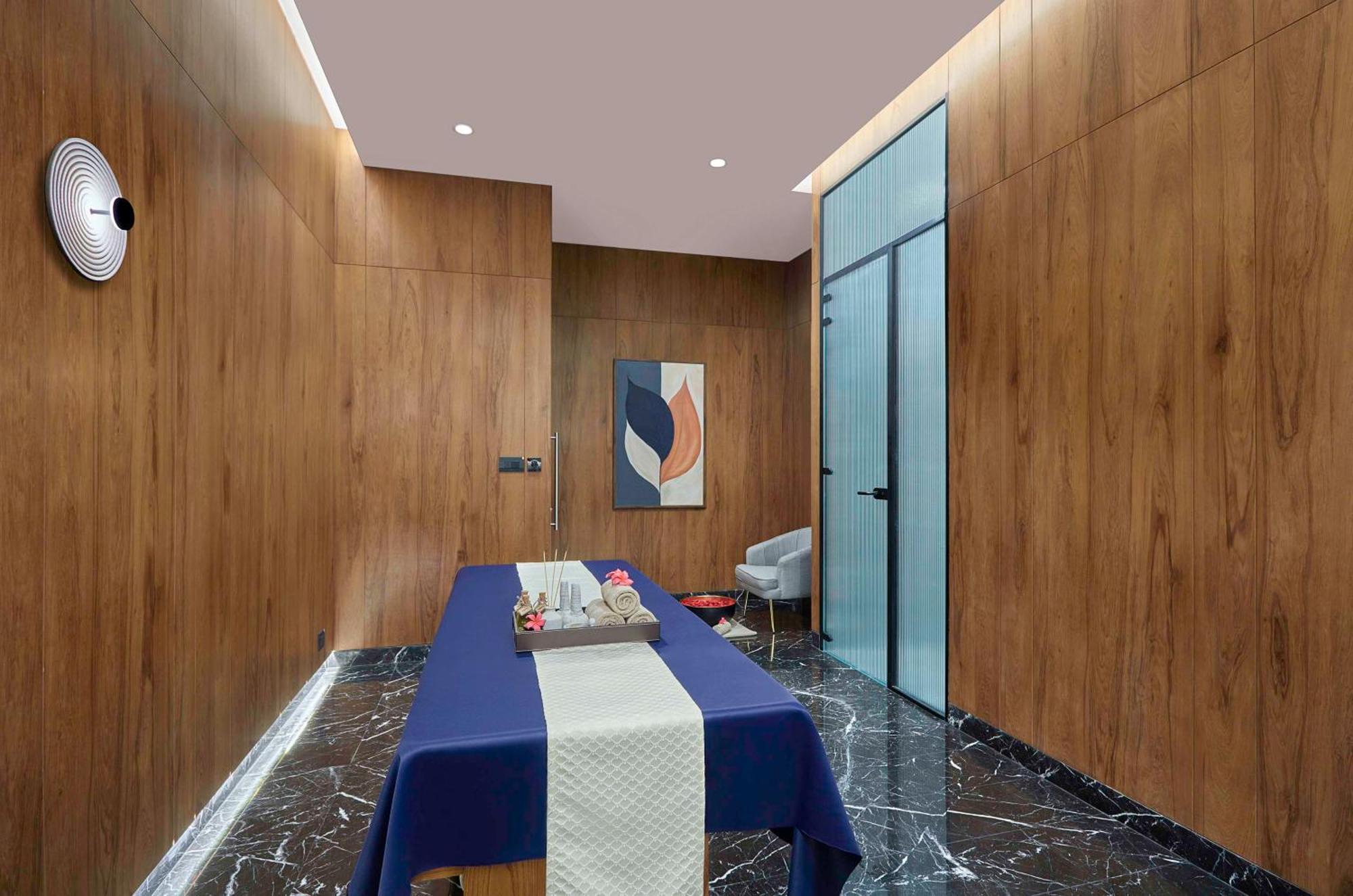 Hilton Embassy Manyata Business Park Hotel
