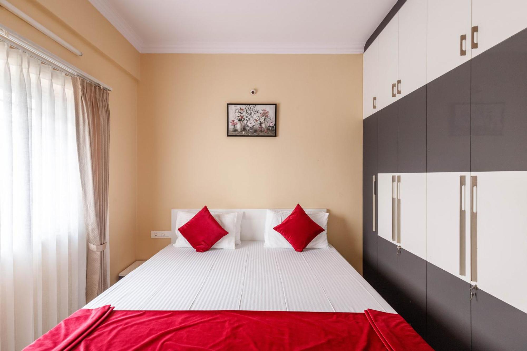 Pinnacle Serviced Aparthotel *