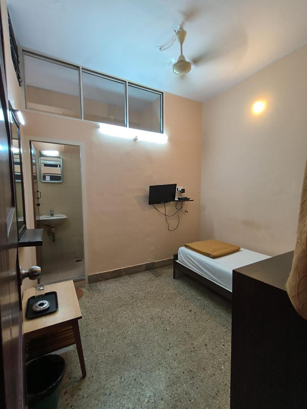 Hotel Octave Benaka Delux 3*