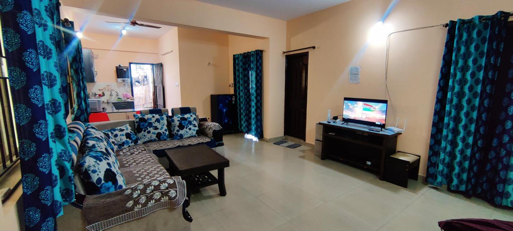 An Affordable Cozy 2 Bhk For Family Or Working Professionals Apartment *