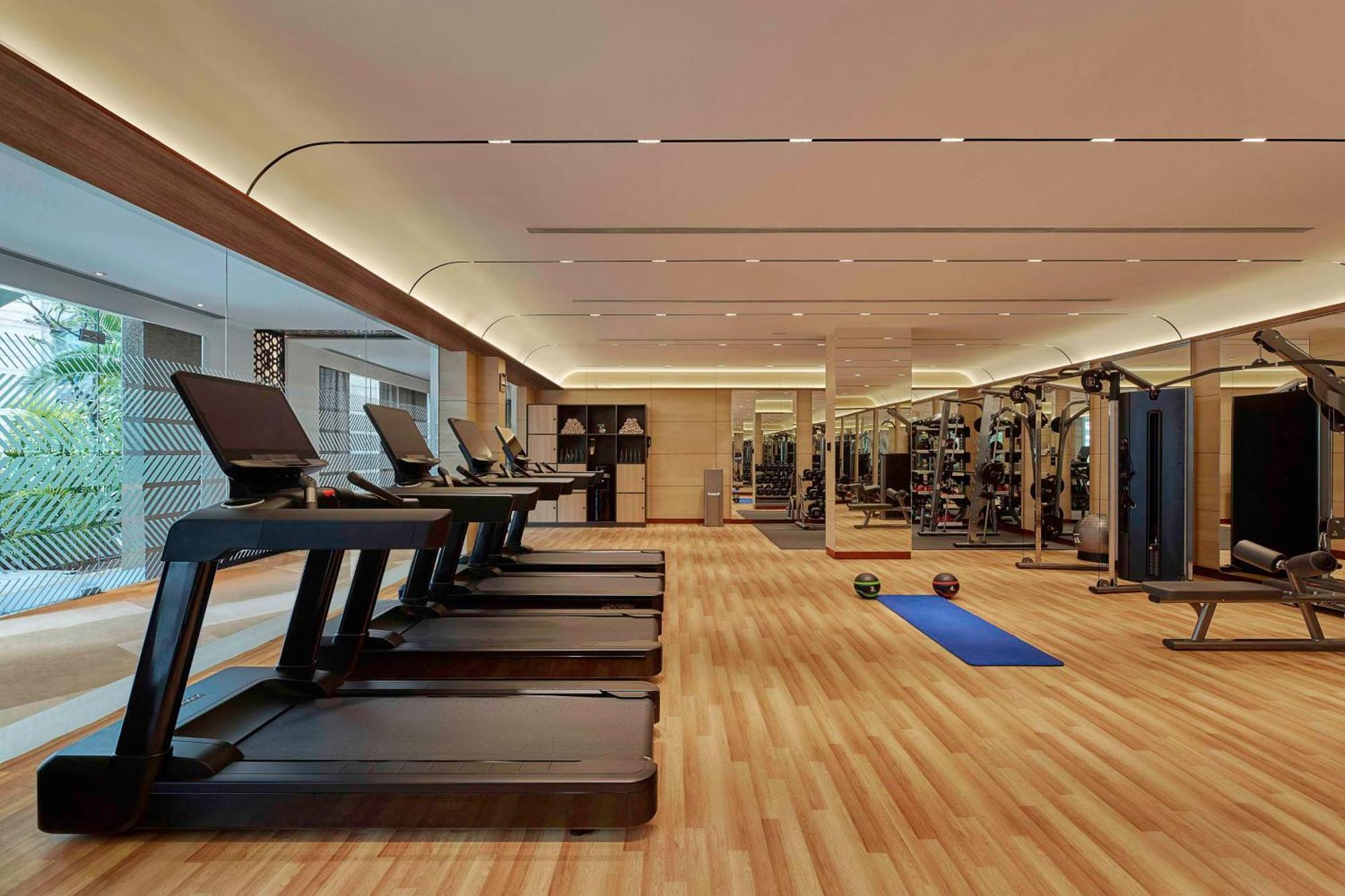 Hilton Embassy Golflinks 5* Bangalore