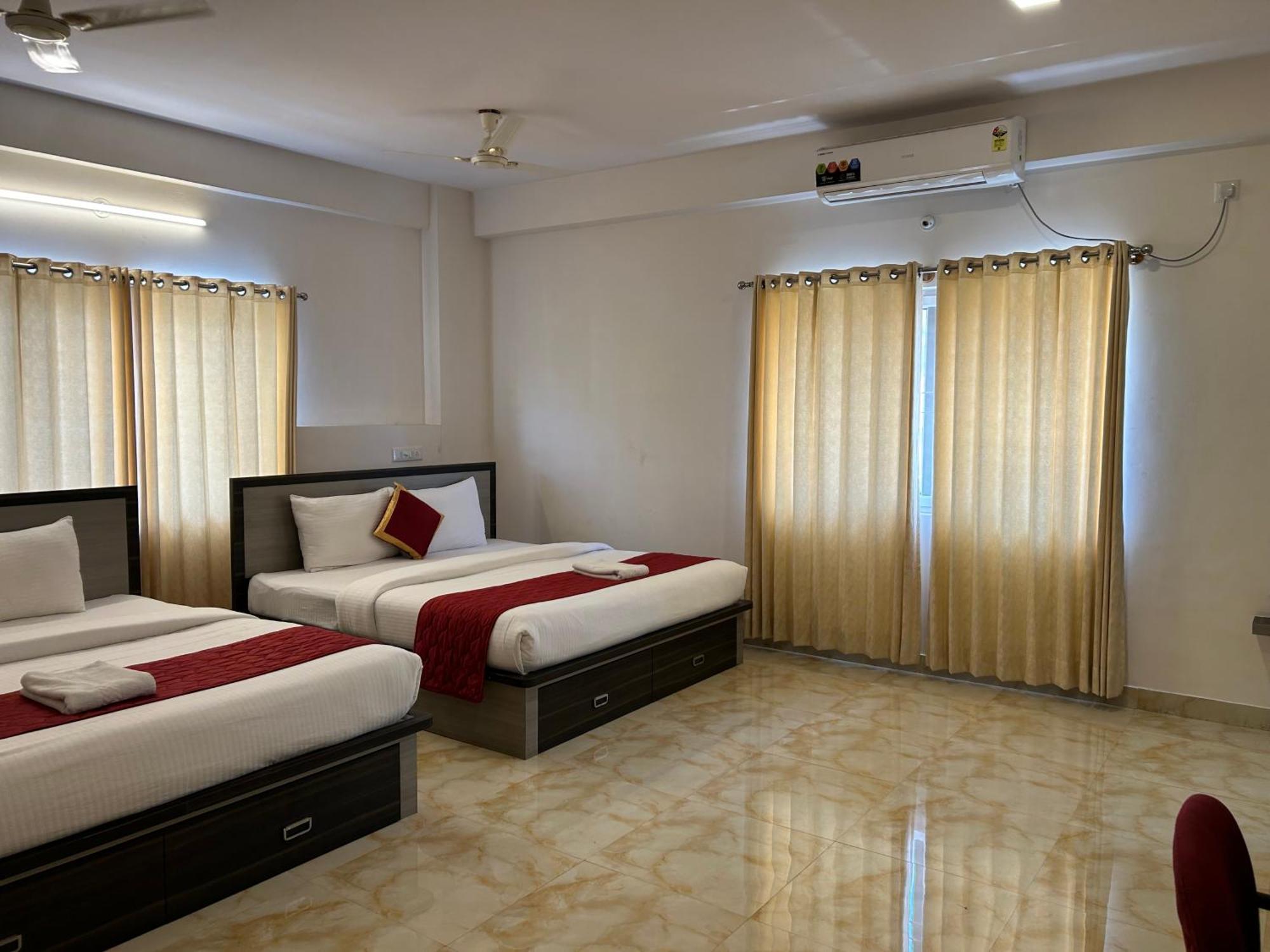 Hotel M S Comforts 3*