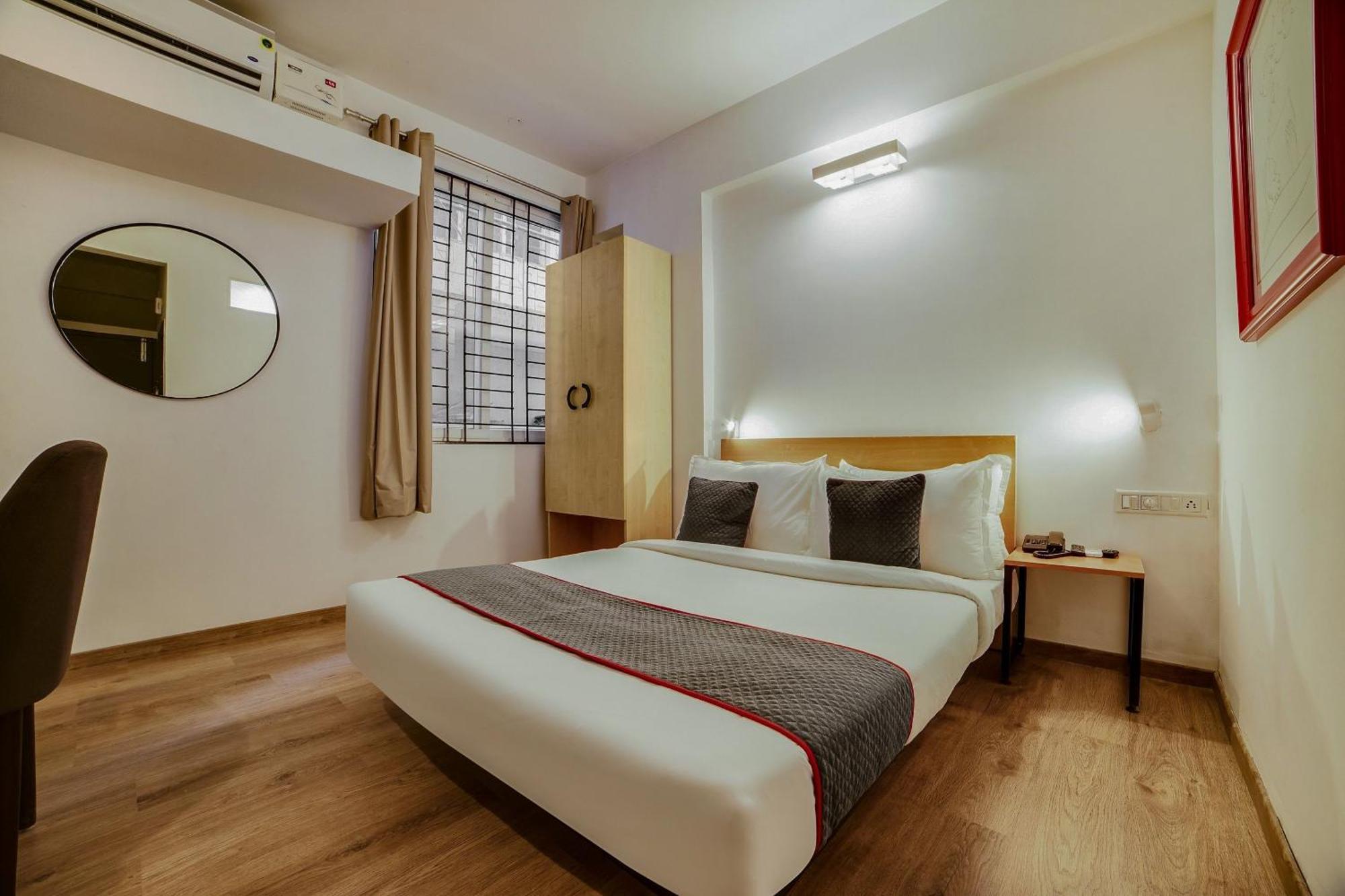 Townhouse Sarvar Hospitality Near Ascendas Park Square Mall Hotel