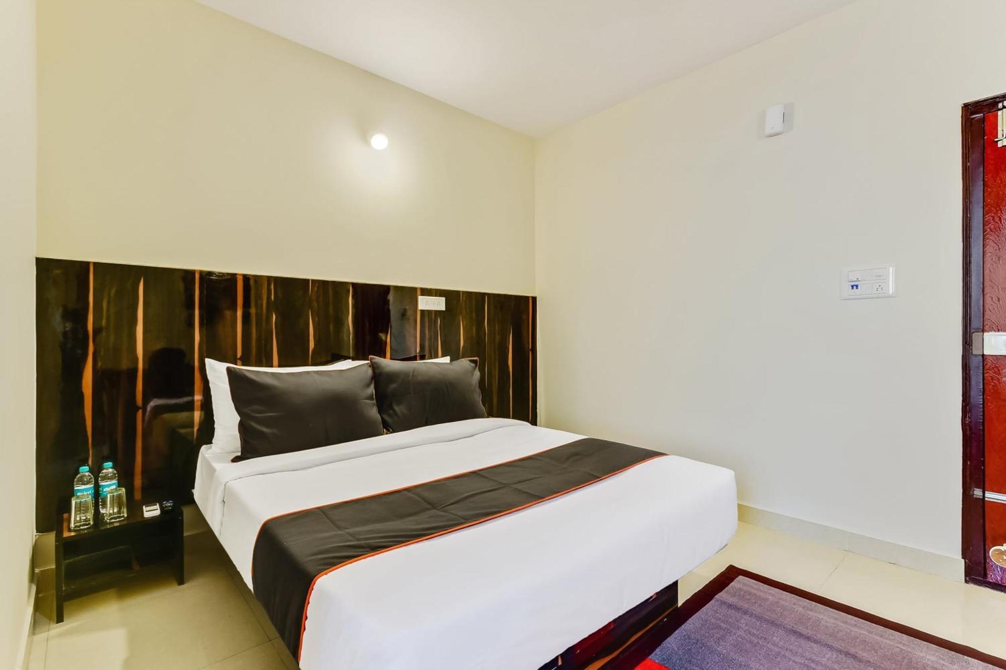 Hotel Collection O Vittala Comfort Near Ascendas Park Square Mall Bangalore