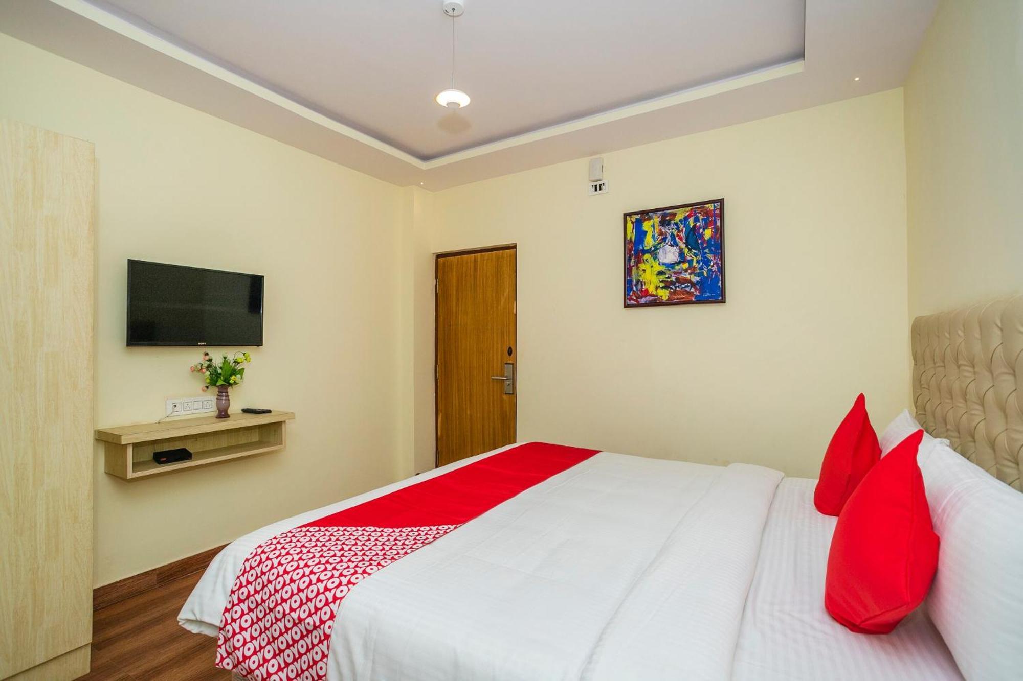 Hotel O Flagship 37297 N R Deluxe Bangalore
