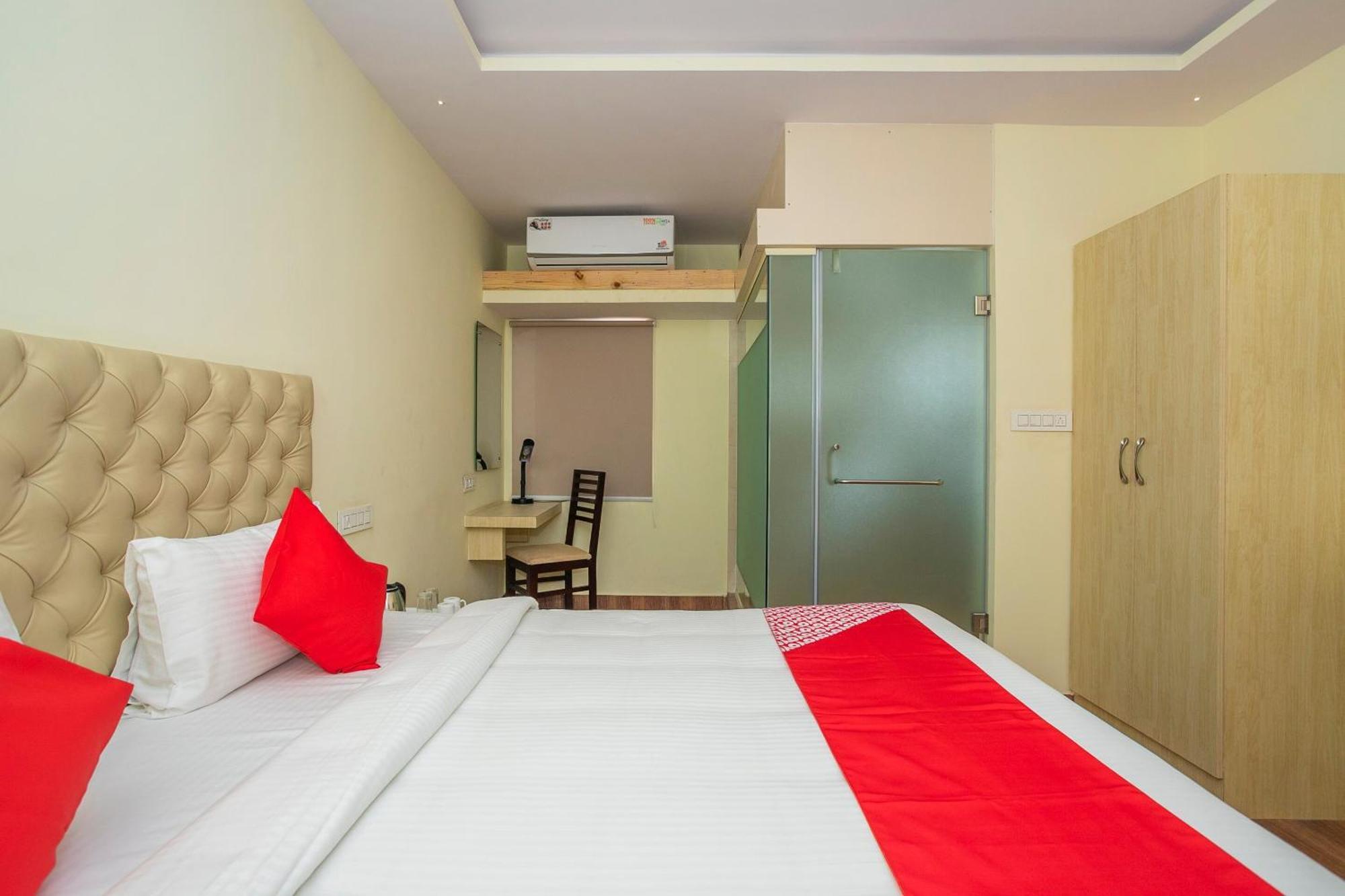 O Flagship 37297 N R Deluxe Hotel Bangalore