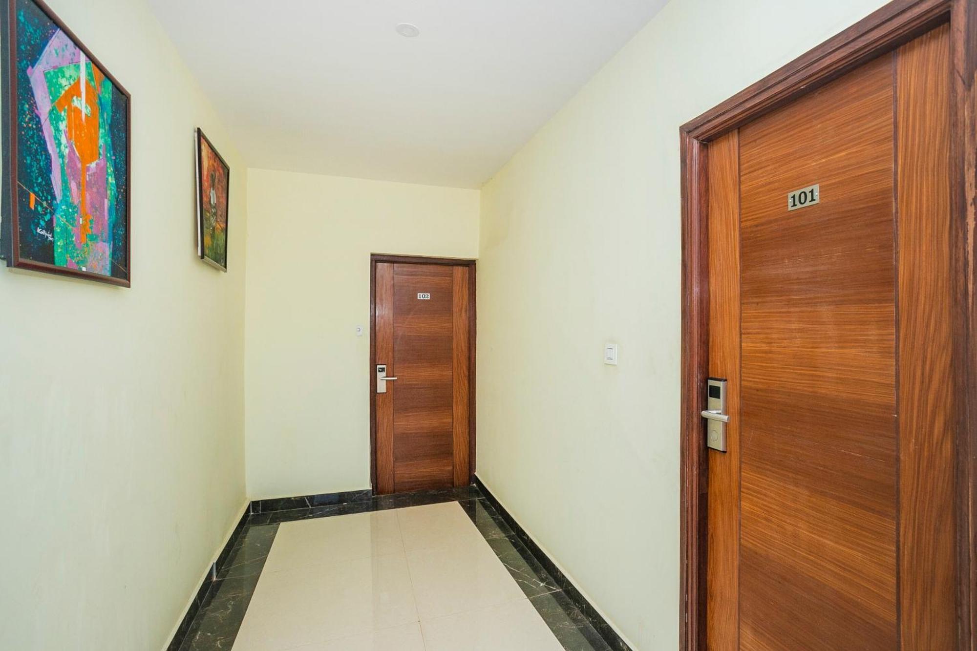 Hotel O Flagship 37297 N R Deluxe 3*
