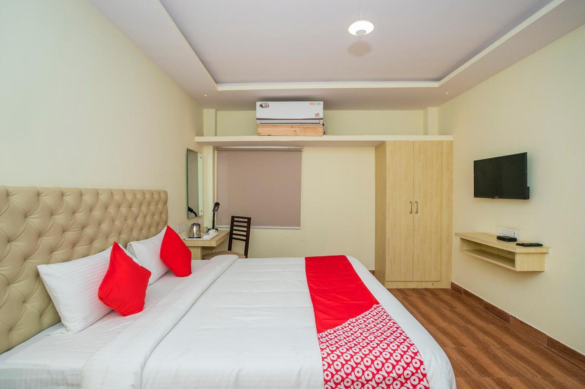 O Flagship 37297 N R Deluxe 3* Bangalore
