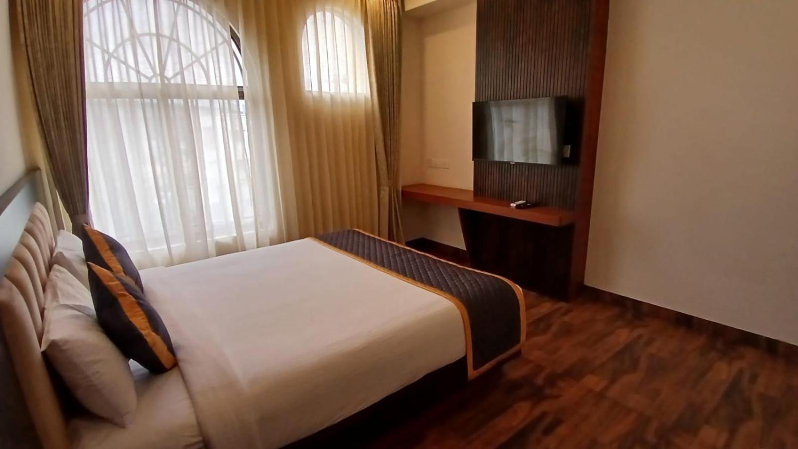 Hotel Pph Living Rajathagiri Palace Premium Bangalore