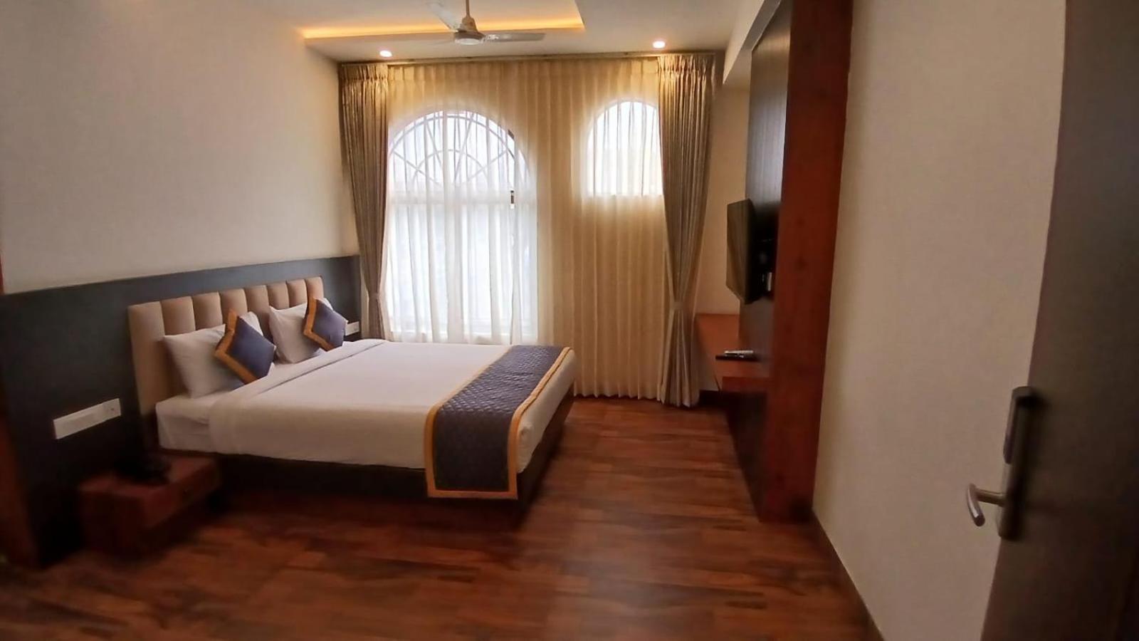 Hotel Pph Living Rajathagiri Palace Premium Bangalore