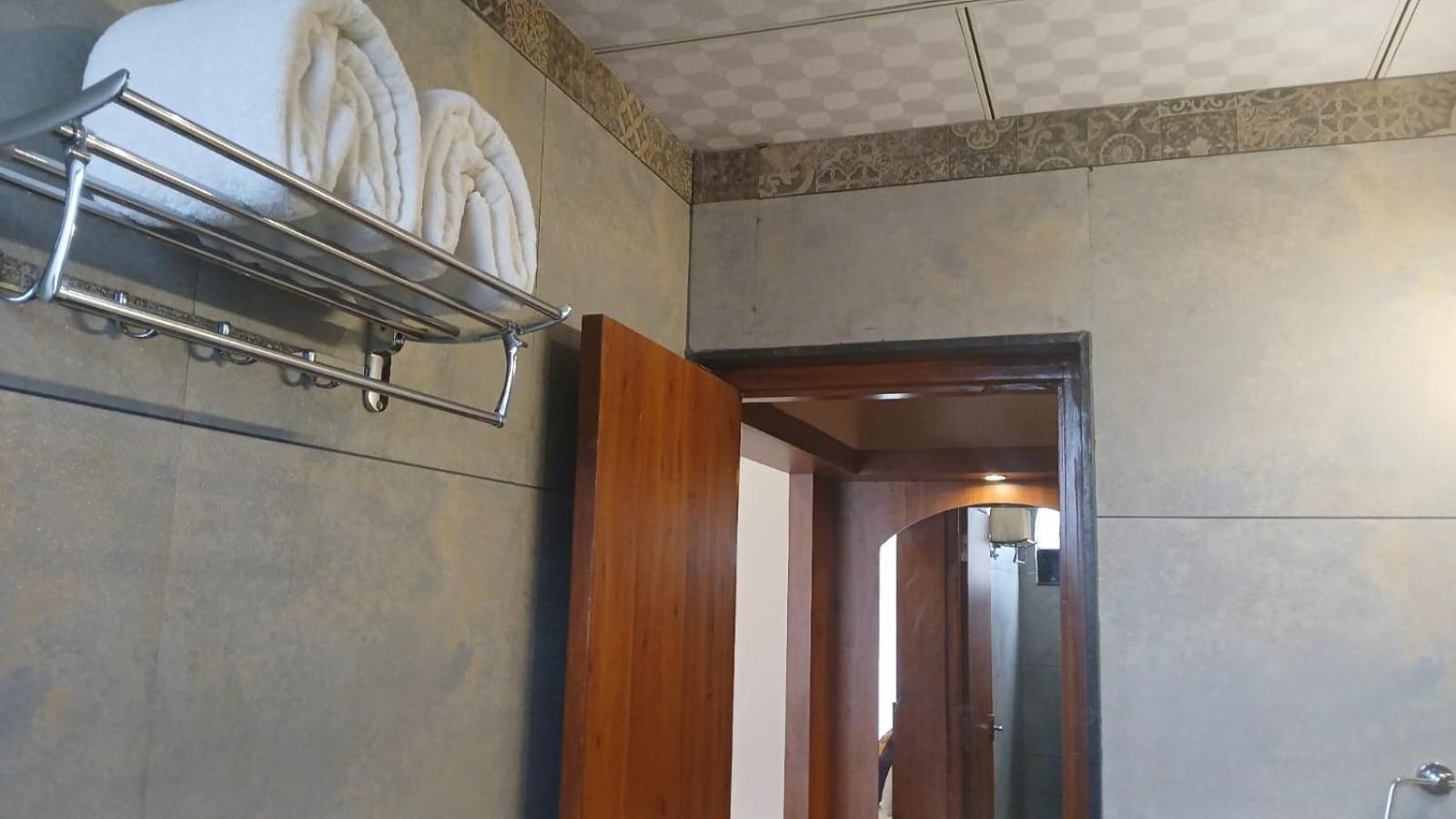 Pph Living Rajathagiri Palace Premium