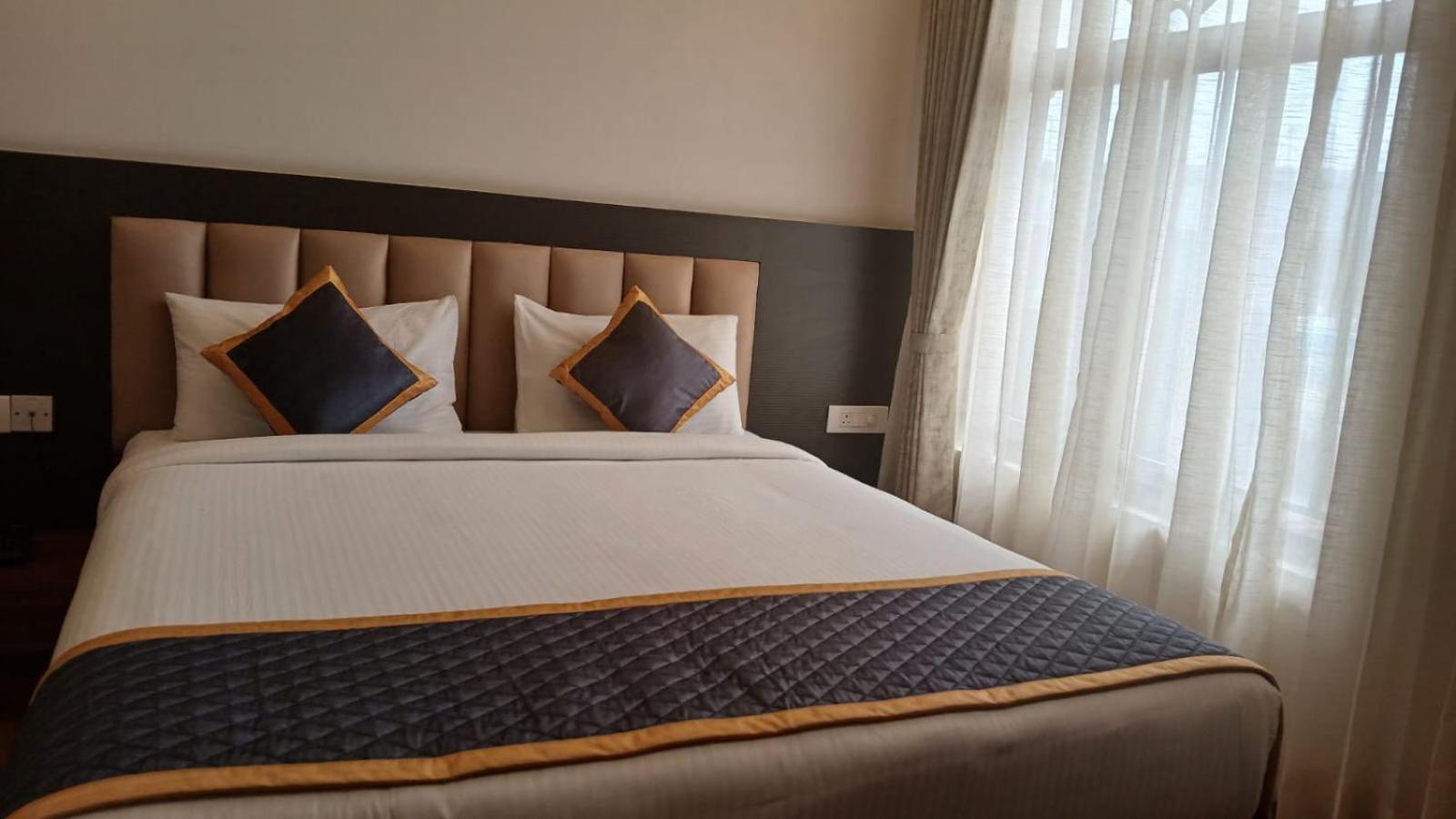 Pph Living Rajathagiri Palace Premium Hotel