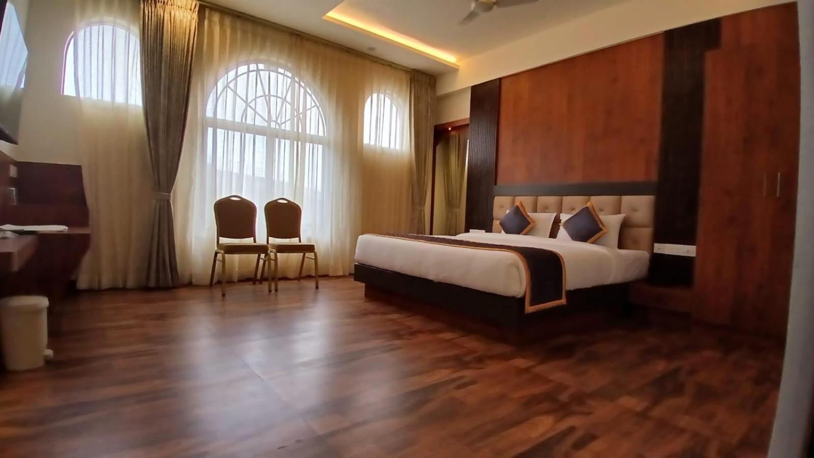Pph Living Rajathagiri Palace Premium Hotel 3*