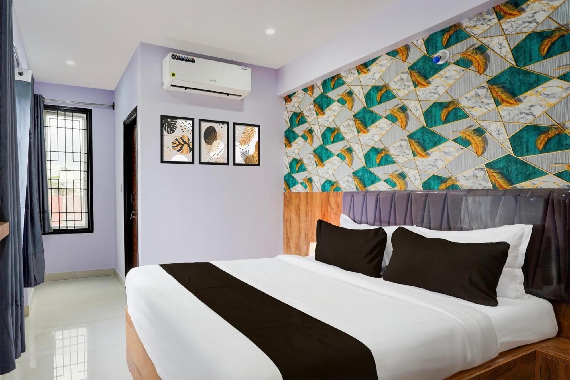 O Golden Comforts Hotel 3*