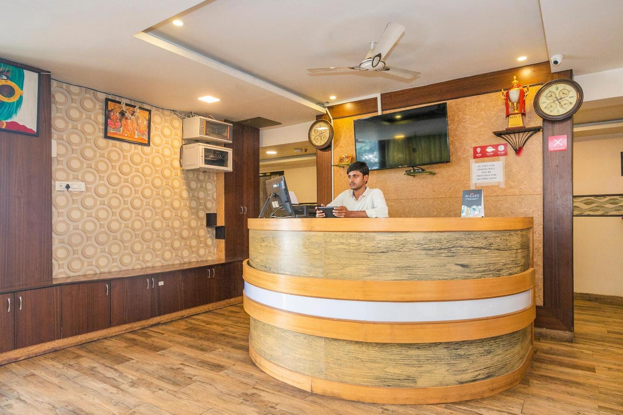 Super Collection O Indian Near Sitara Restaurant Hotel 3*