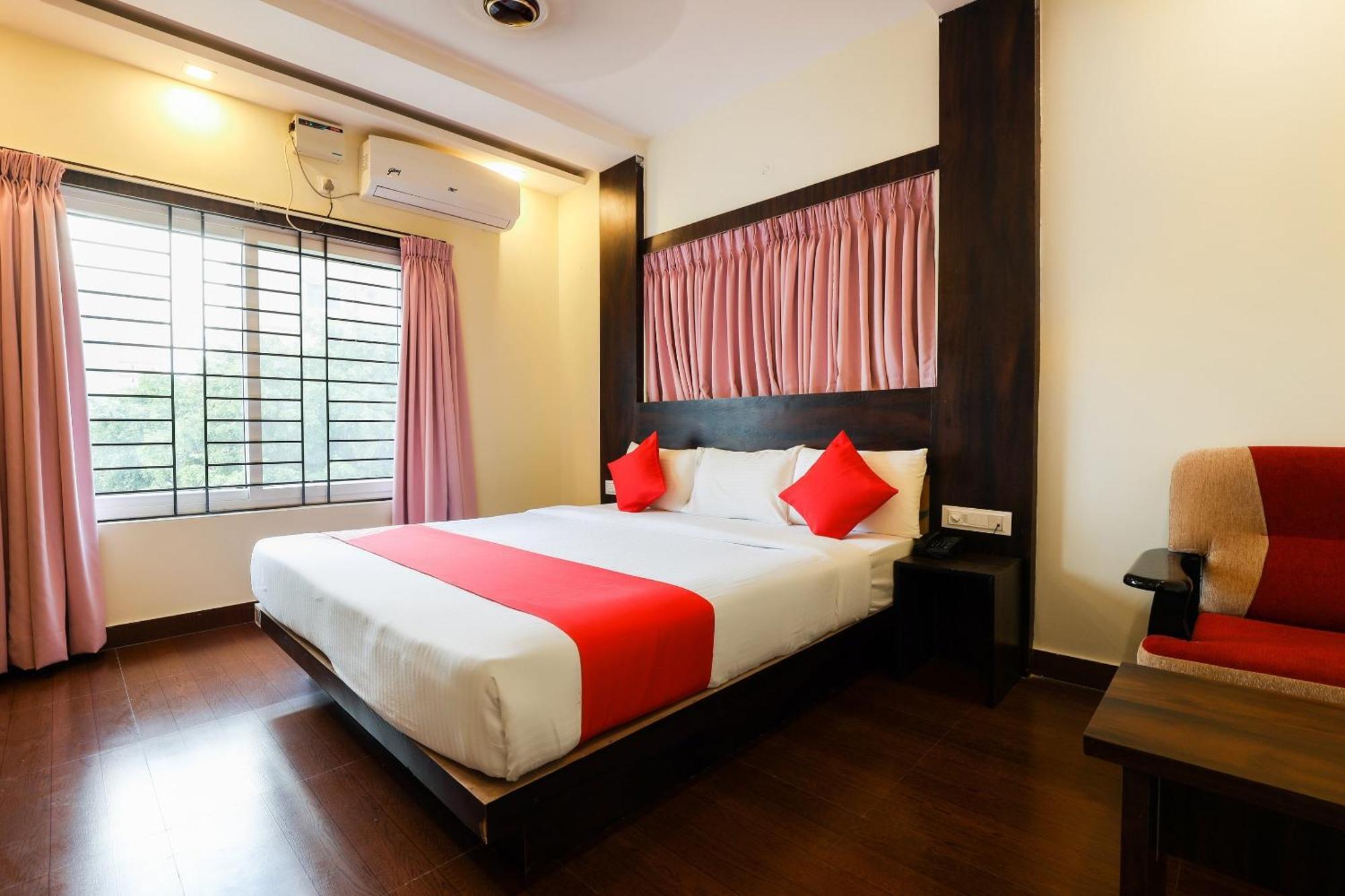 Hotel O Royal Wood Premier 3*