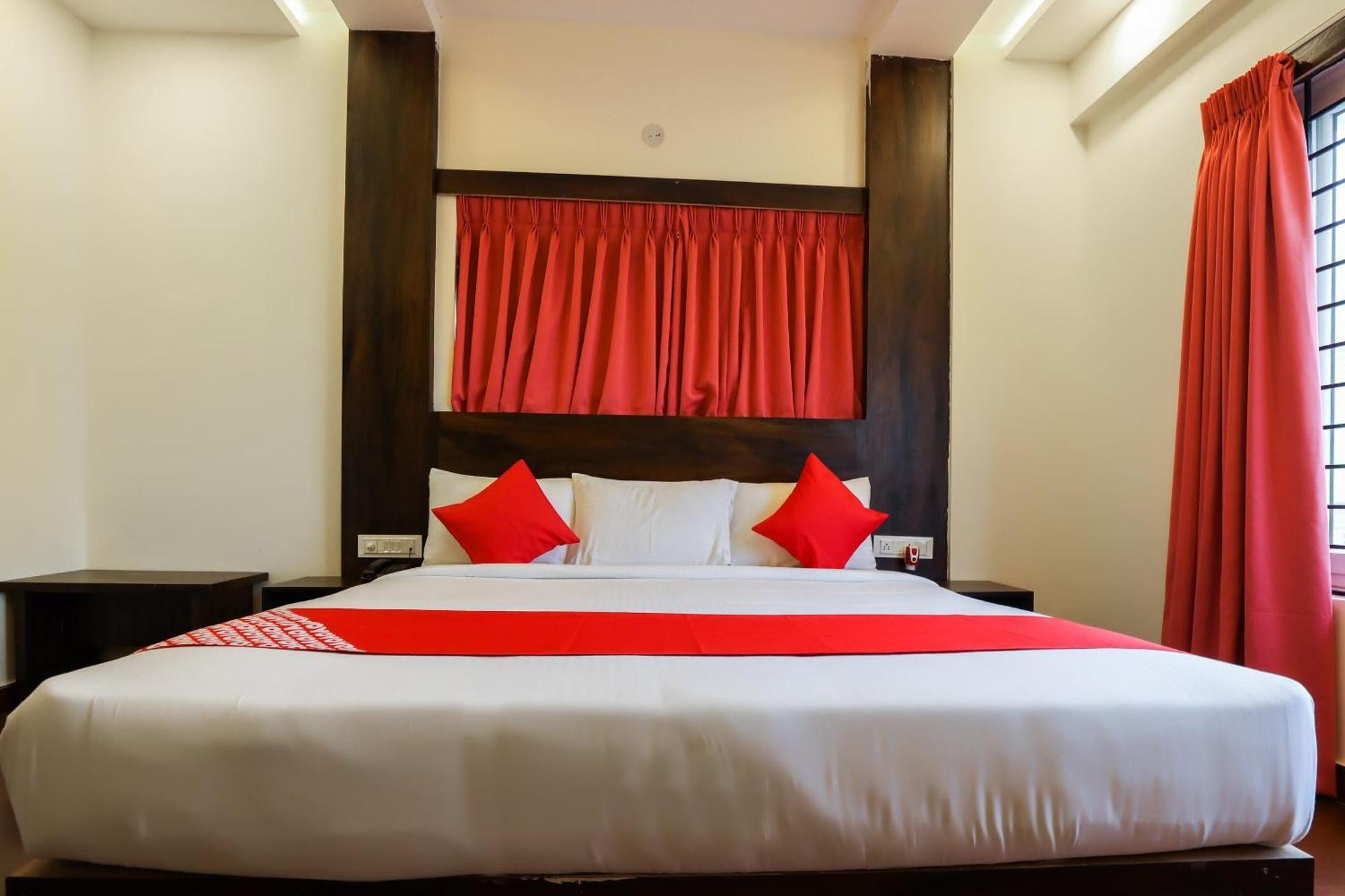 Hotel O Royal Wood Premier 3*