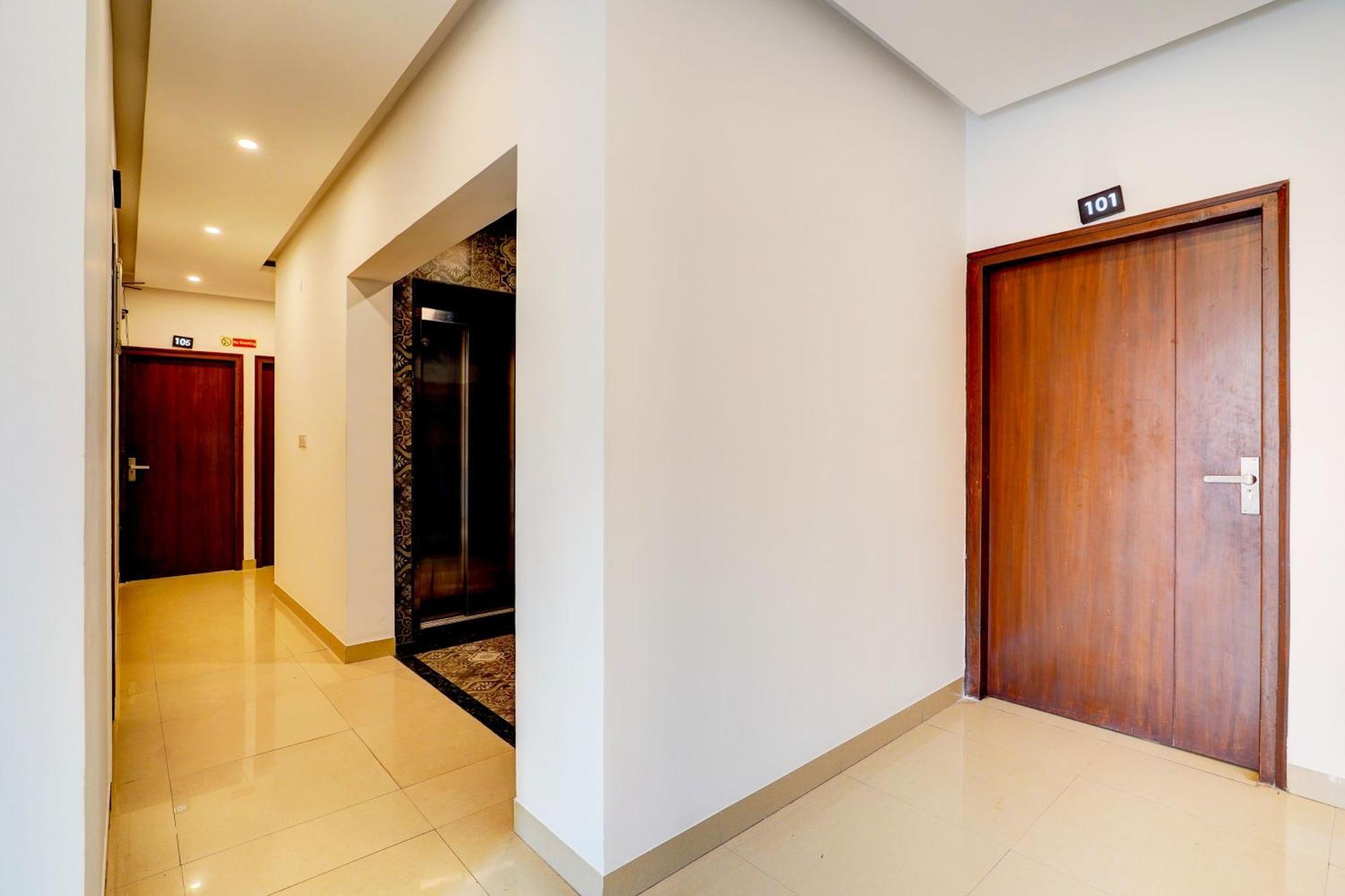 Hotel Super Townhouse Hebbal Bhadrappa Layout Bangalore