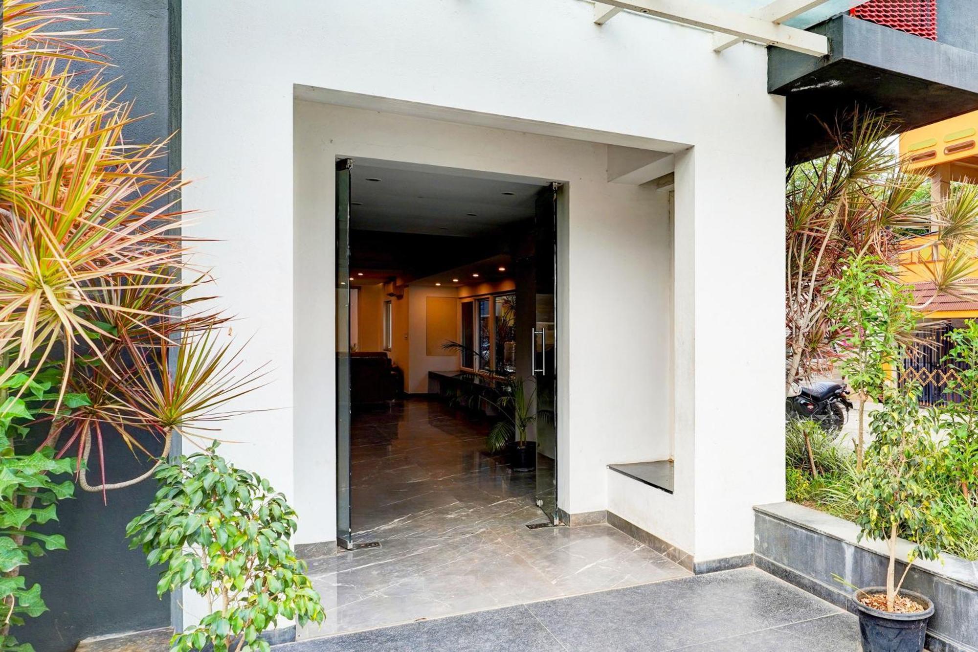 Super Townhouse Hebbal Bhadrappa Layout Hotel 4*