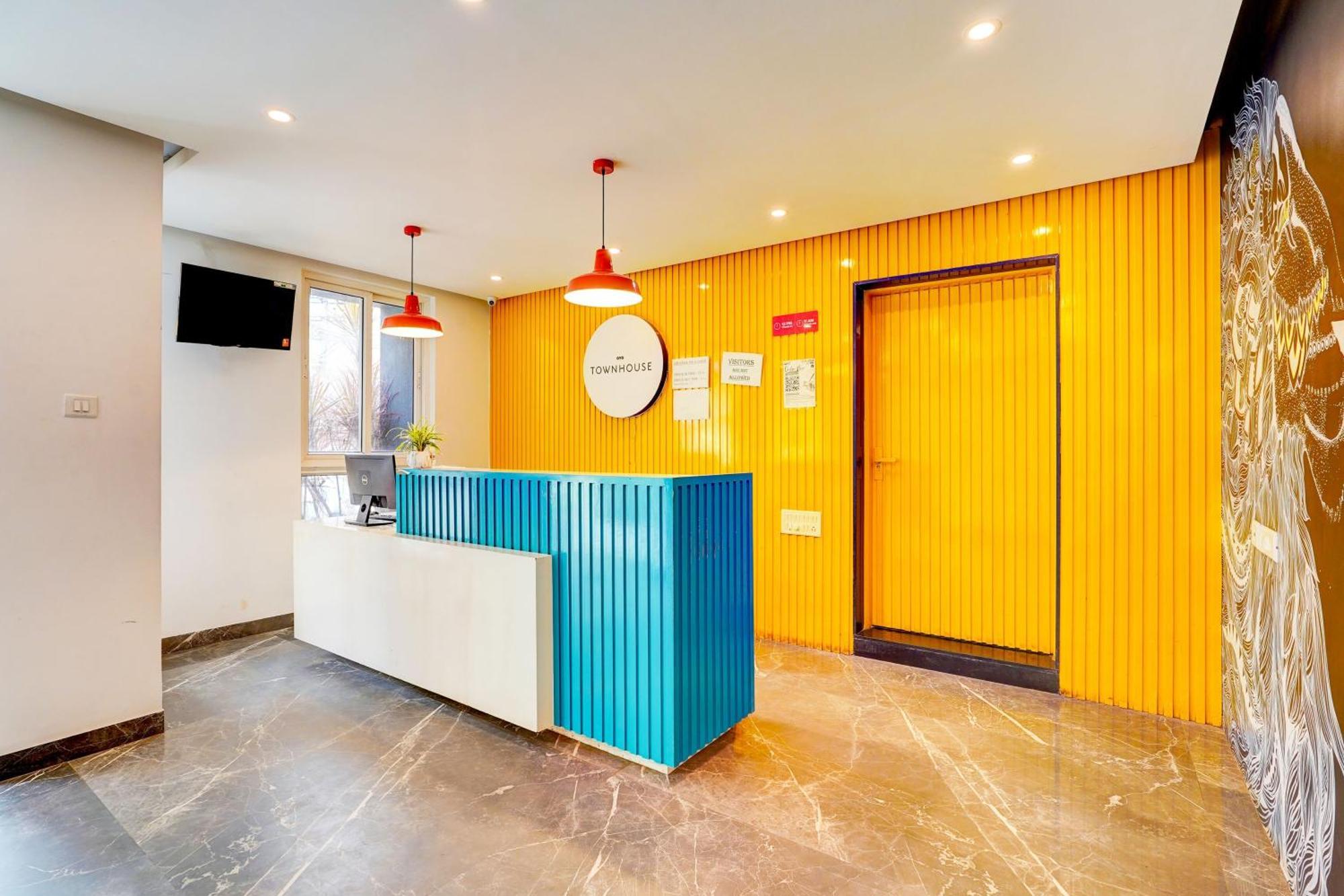 Super Townhouse Hebbal Bhadrappa Layout Hotel 4*