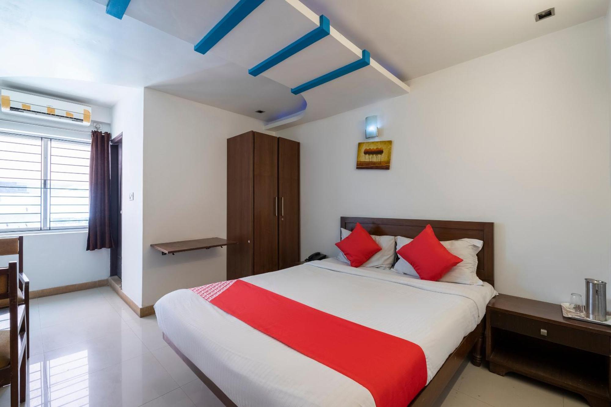 Hotel 71863 The Red Velvet Opposite Novel Office Marathahalli Bridge.