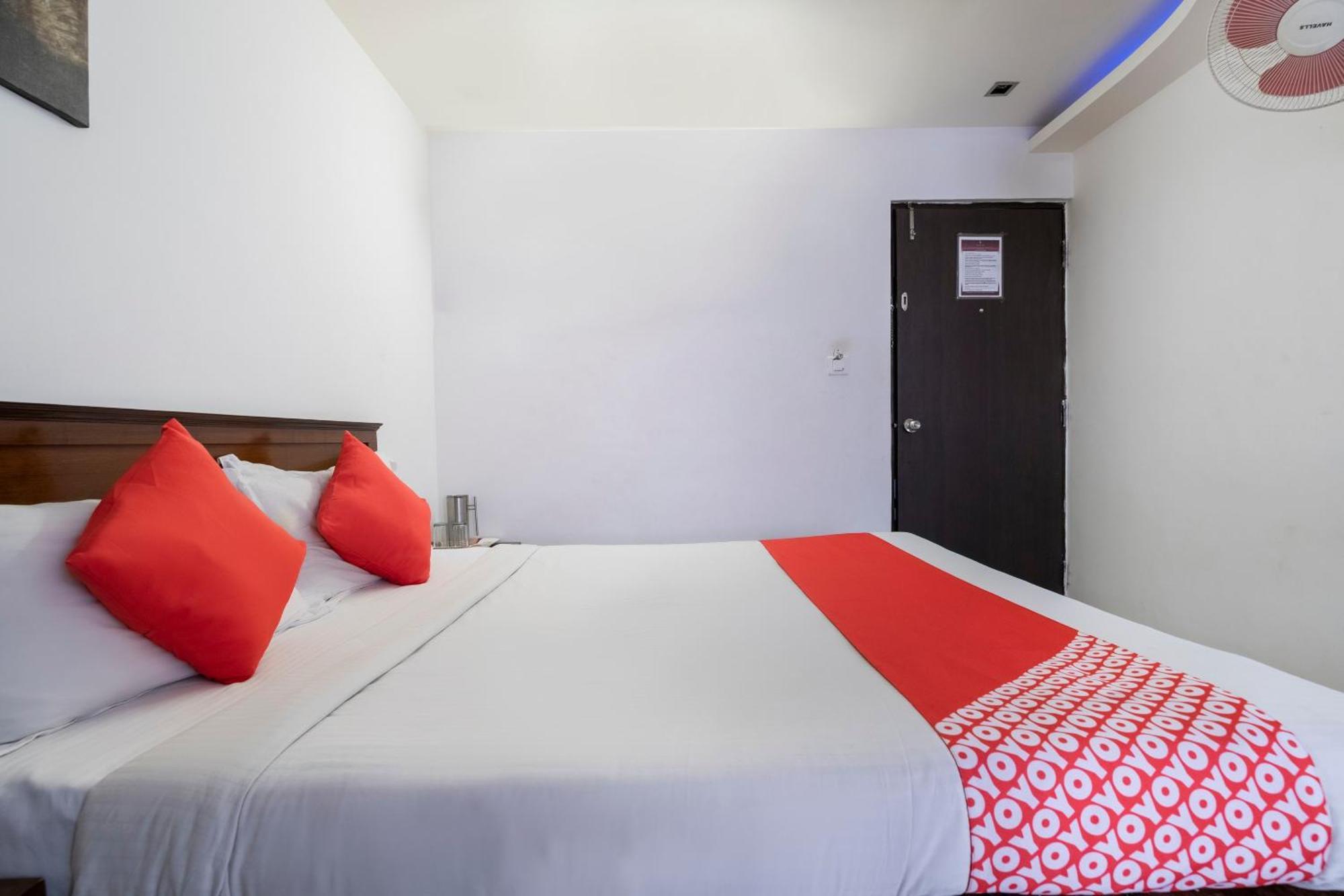 71863 The Red Velvet Opposite Novel Office Marathahalli Bridge. Hotel 3*
