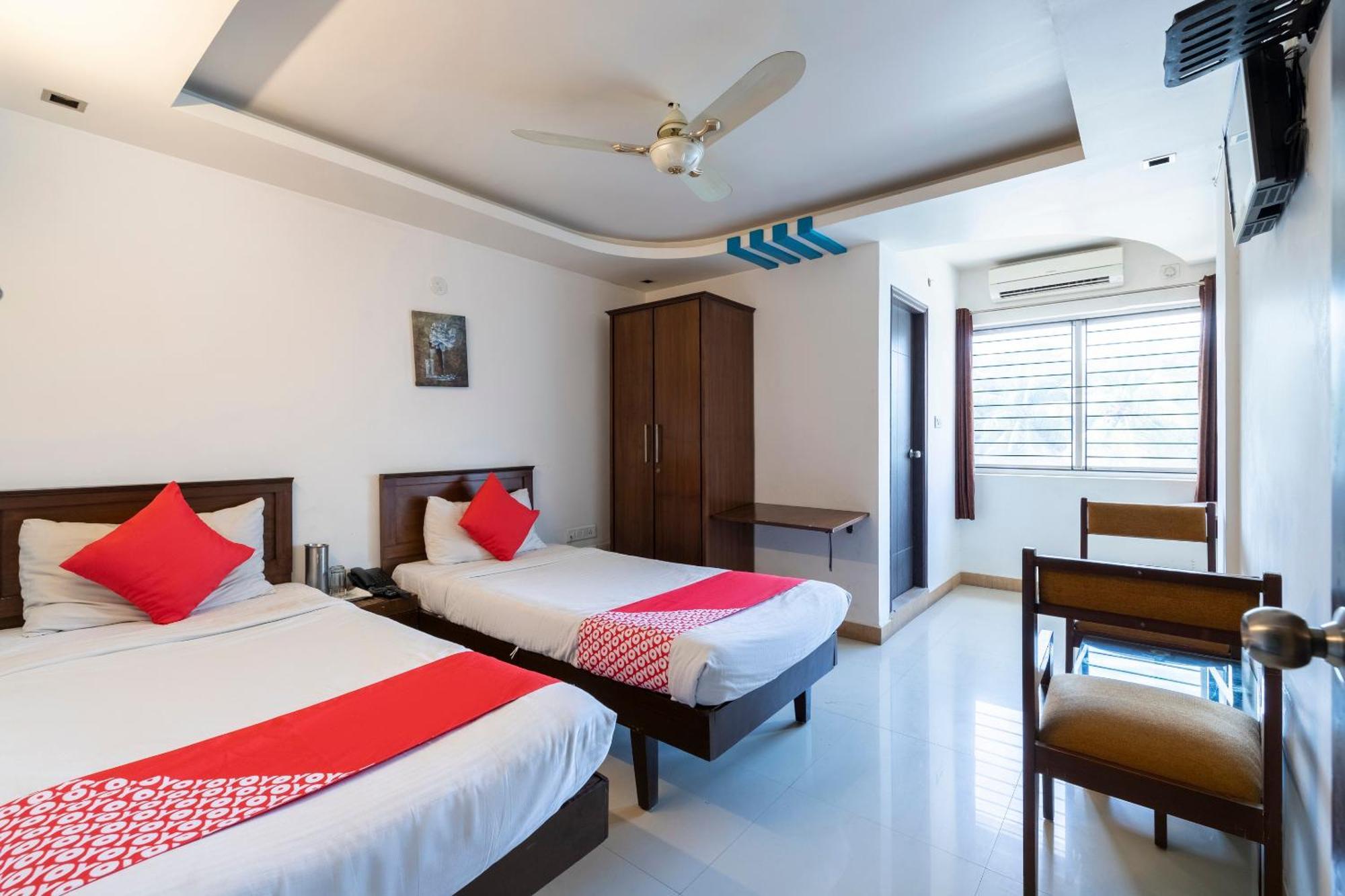 Hotel 71863 The Red Velvet Opposite Novel Office Marathahalli Bridge. Bangalore