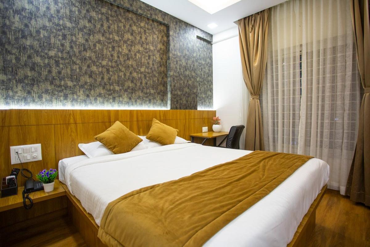 Hotel Ellegant 2*