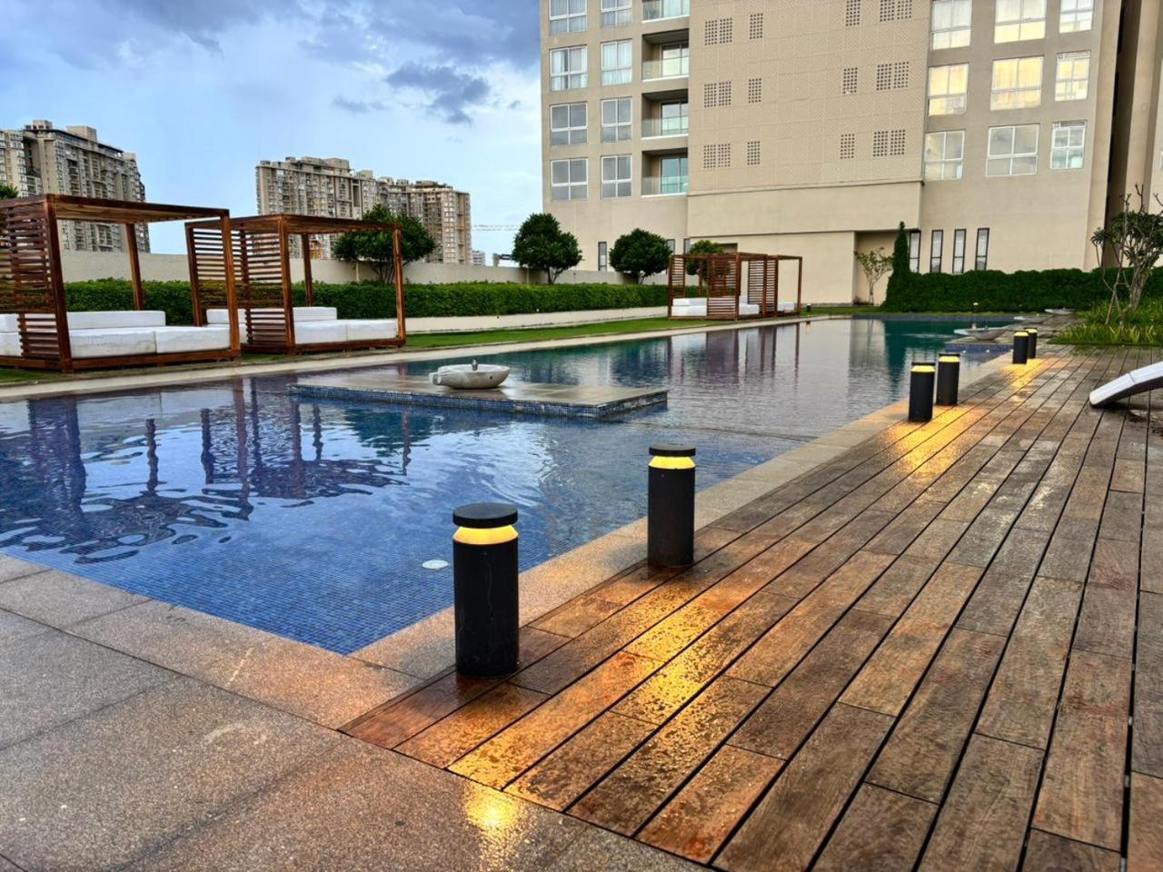 Luxury At Leela Residences Close To Manyanta Tech Park And Airport Apartment