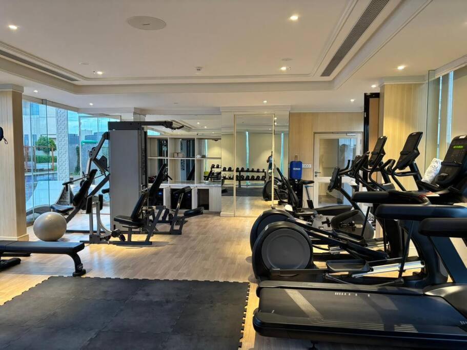 Apartment Luxury At Leela Residences Close To Manyanta Tech Park And Airport