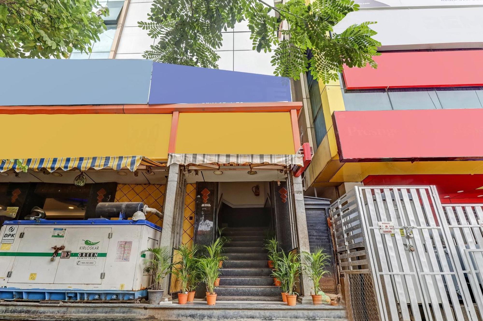 Collection O Vijaya Lakshmi Residency 2*
