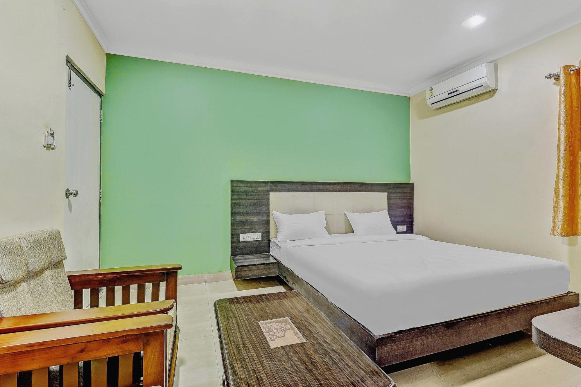Collection O Vijaya Lakshmi Residency