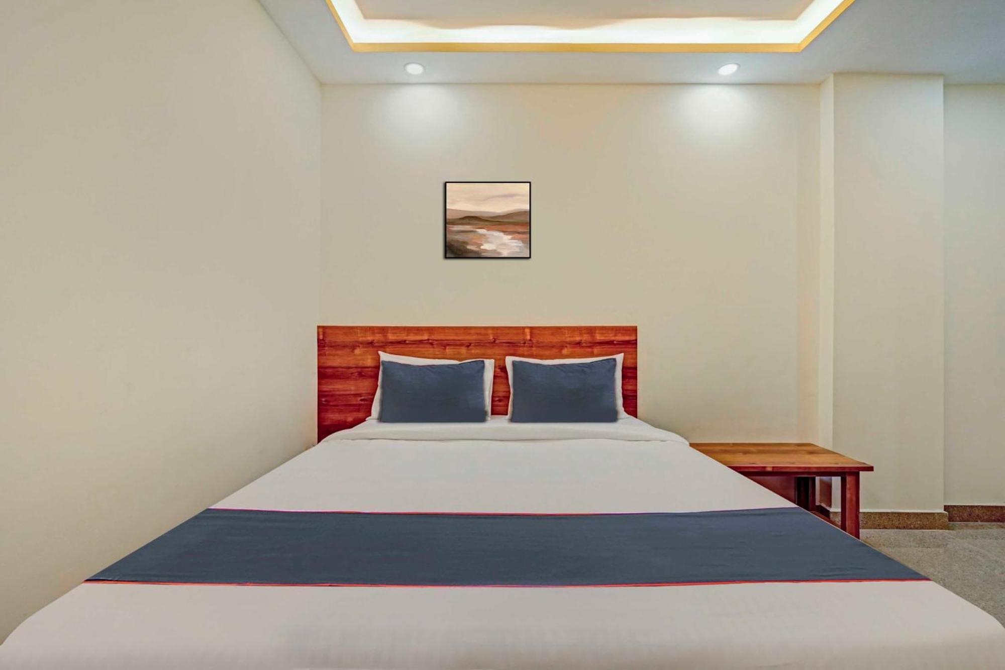 Hotel Collection O Sri Sapthagiri Near Phoenix Marketcity Bangalore