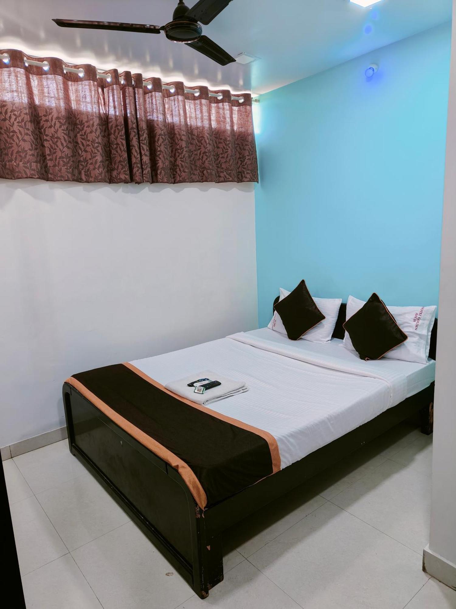 Golden Arch Hotel