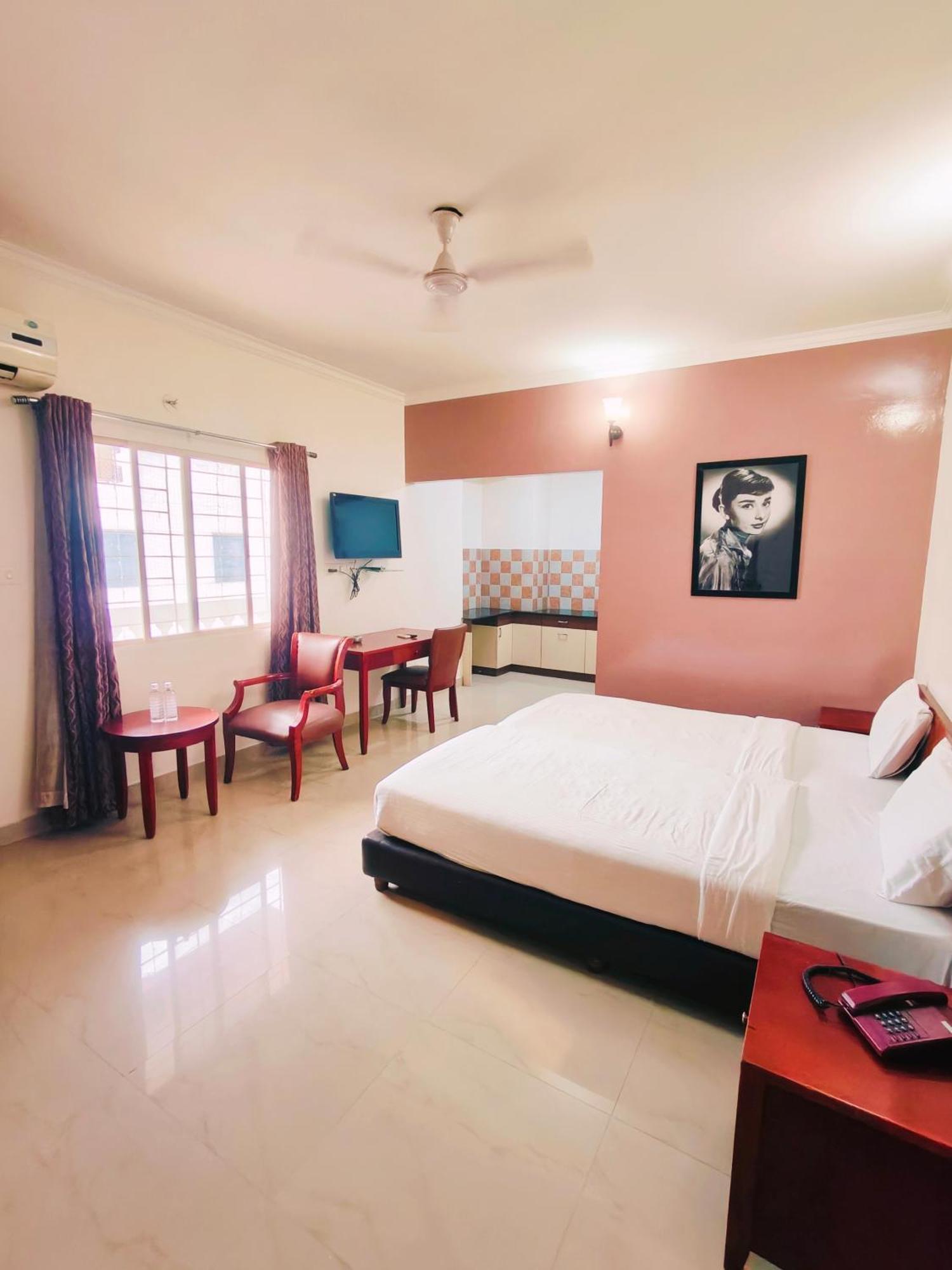 Hotel Kings Palace Grounds Bangalore