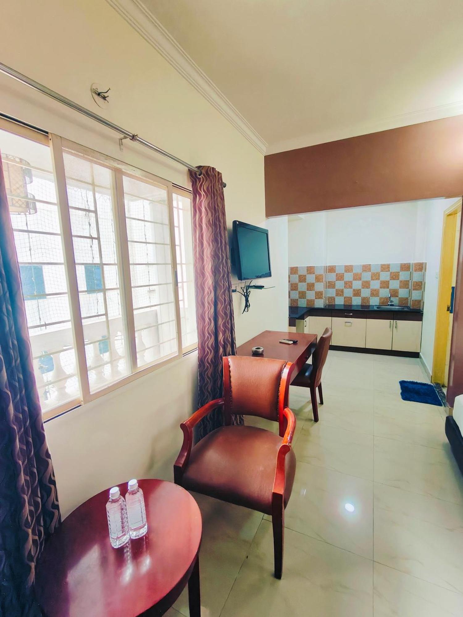 Kings Palace Grounds Hotel *
