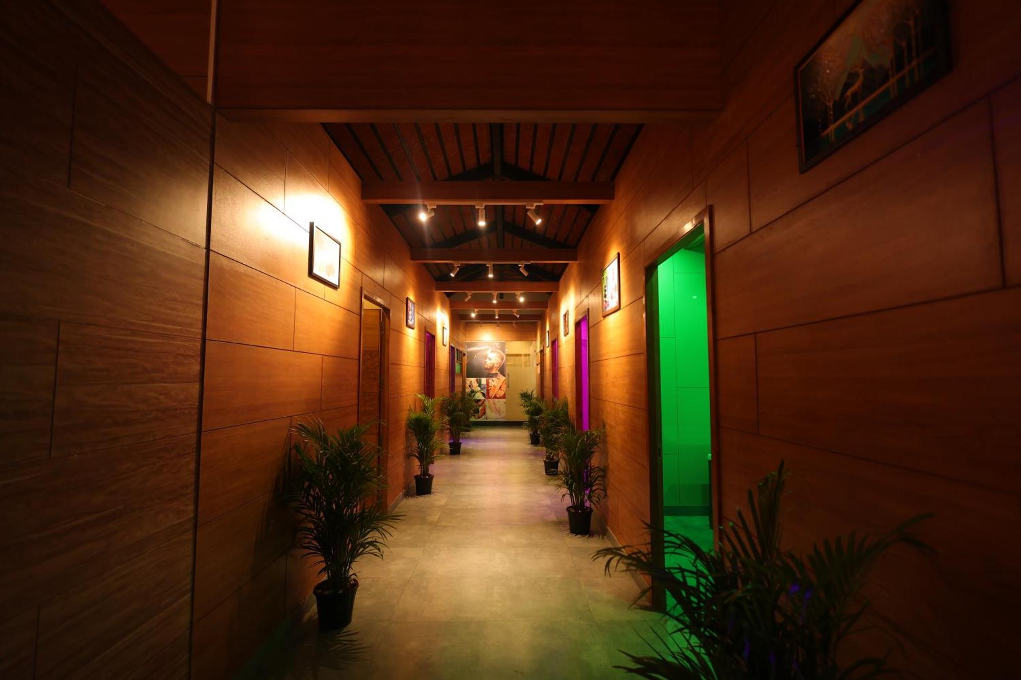 Nirantara & 4* Kammasandra