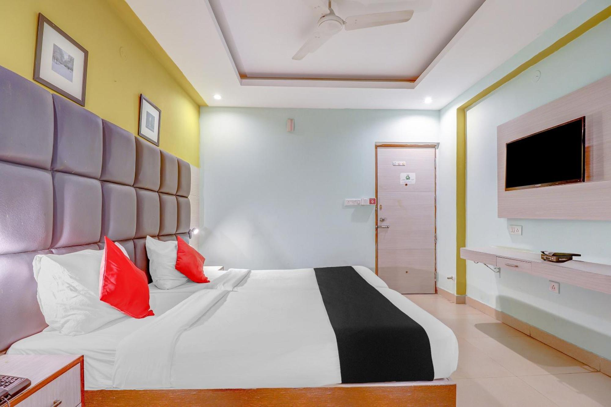 Hotel O N R Classic