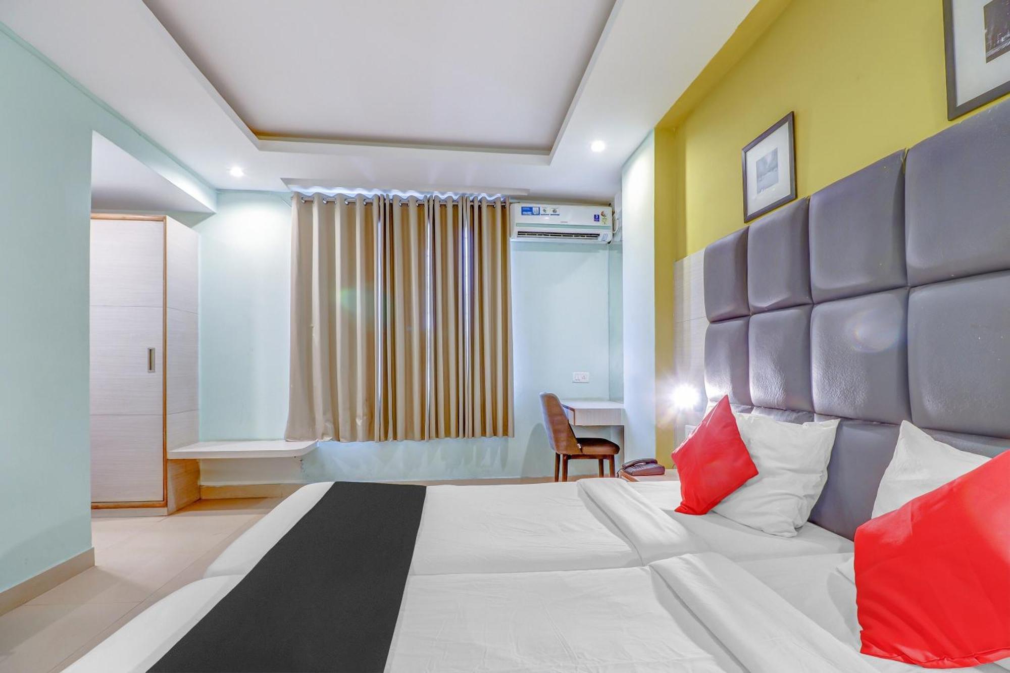 Hotel O N R Classic