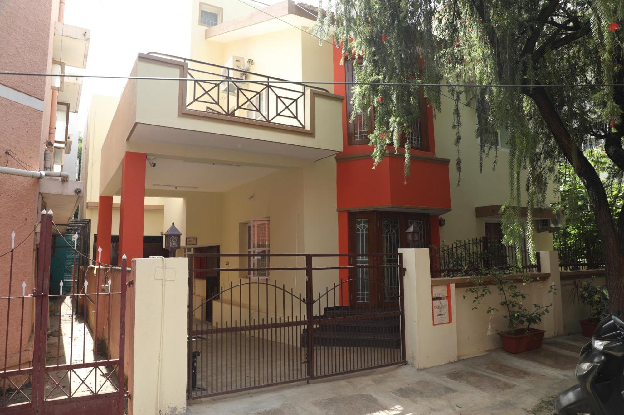 Ushta Te - Happiness To Thee Guest house *