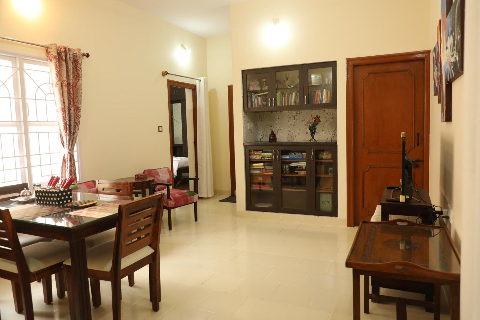Ushta Te - Happiness To Thee Guest house