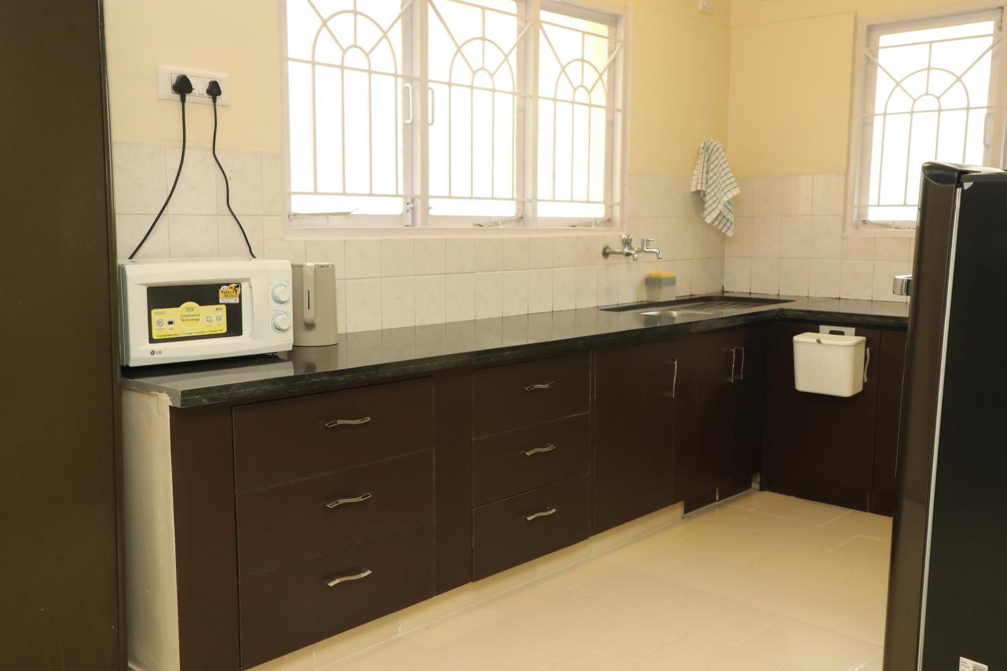Ushta Te - Happiness To Thee Guest house