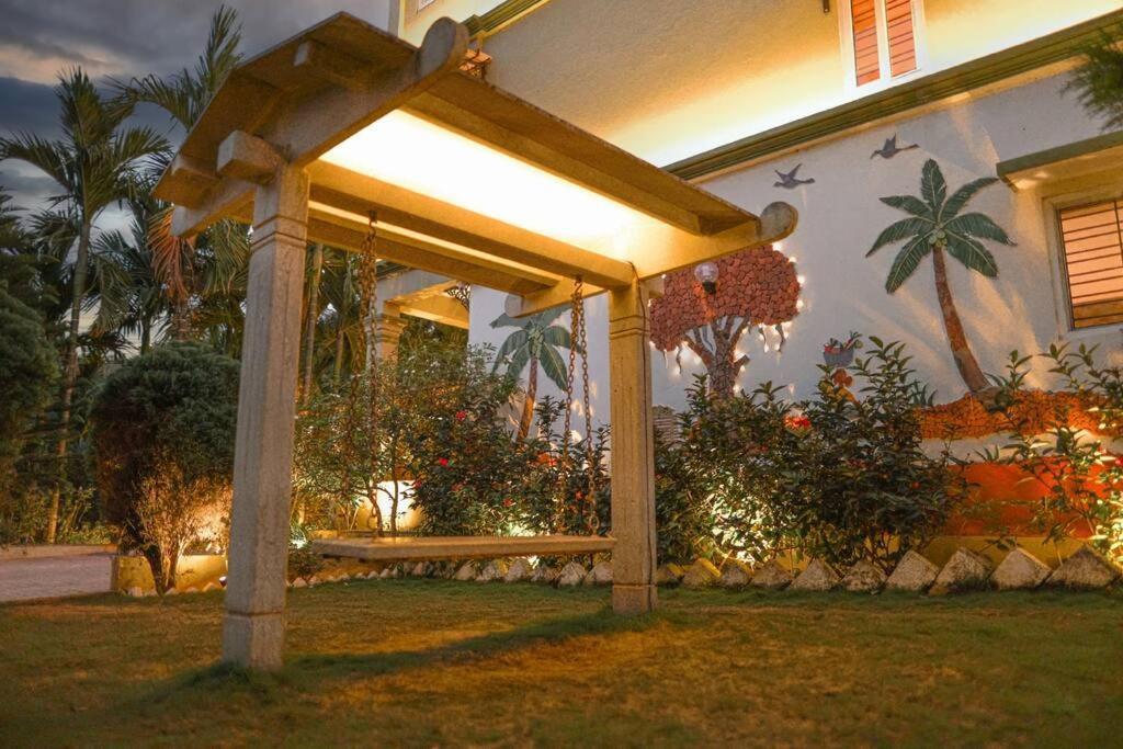 Lemon Tree - With Rooftop Private Pool Near Holiday home Bangalore