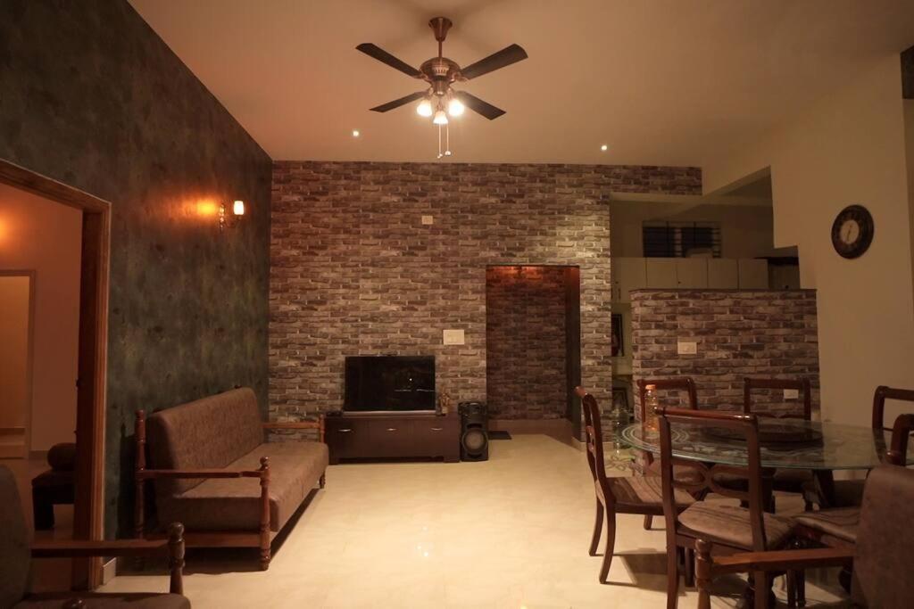 Lemon Tree - With Rooftop Private Pool Near Holiday home *