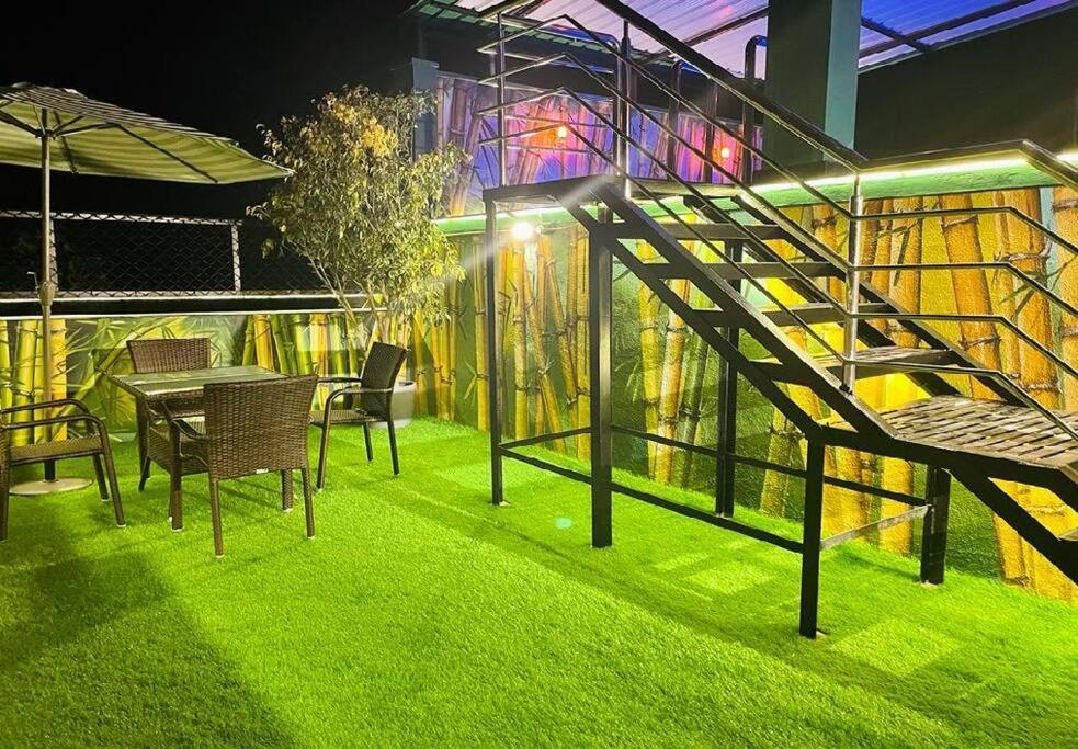 Lemon Tree - With Rooftop Private Pool Near *