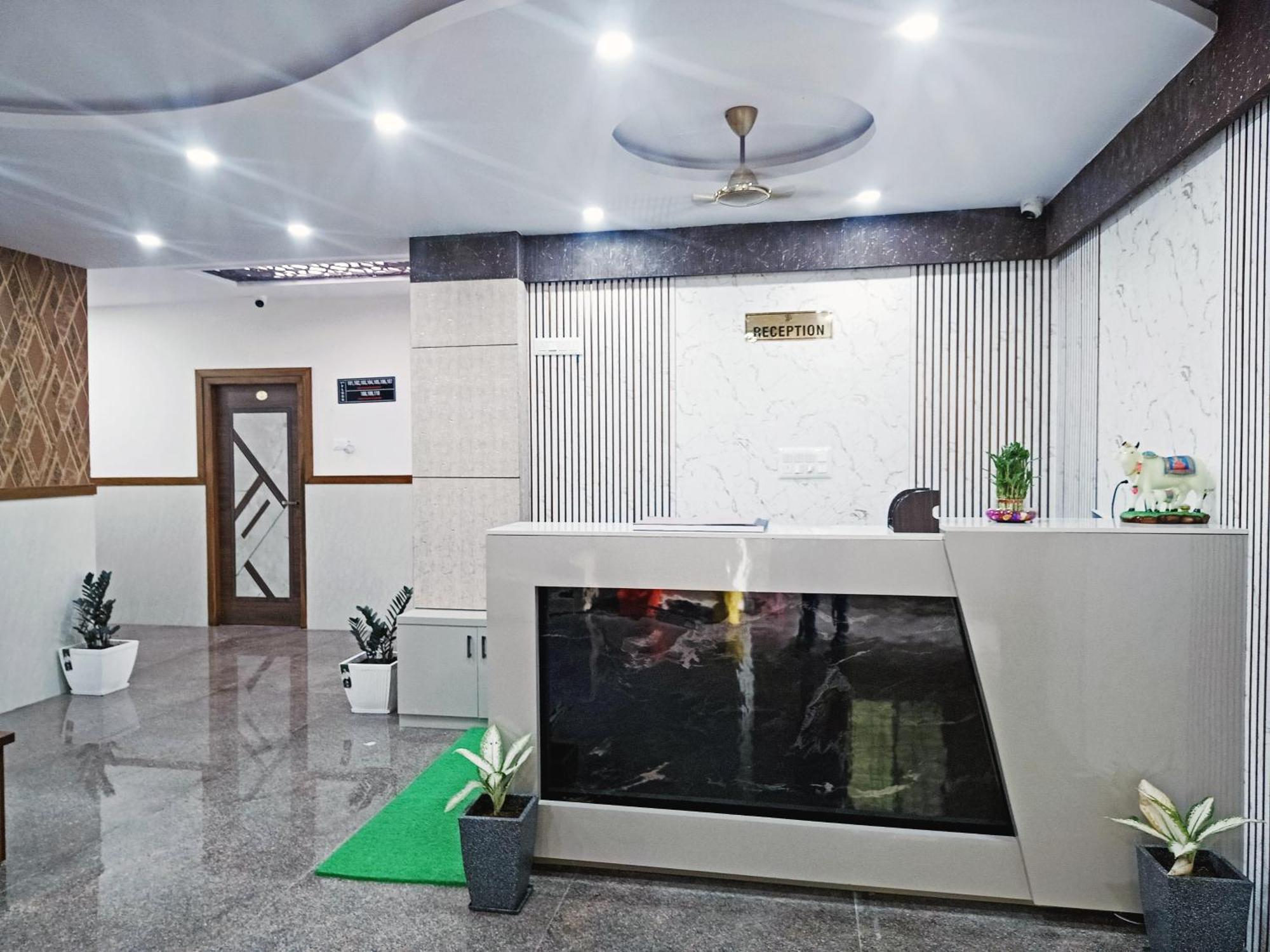 Hotel Achhu Palace Bangalore
