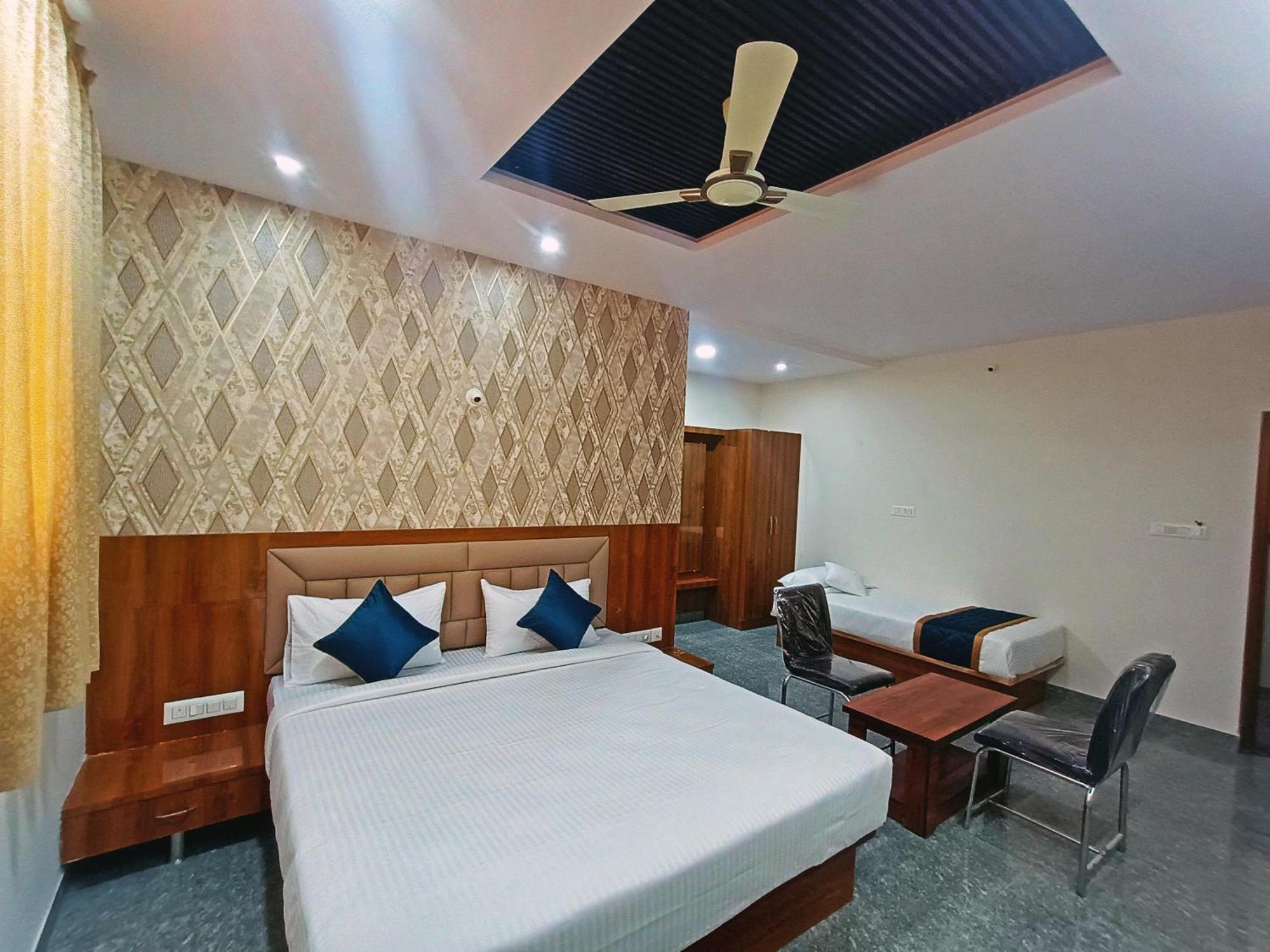 Achhu Palace 3*