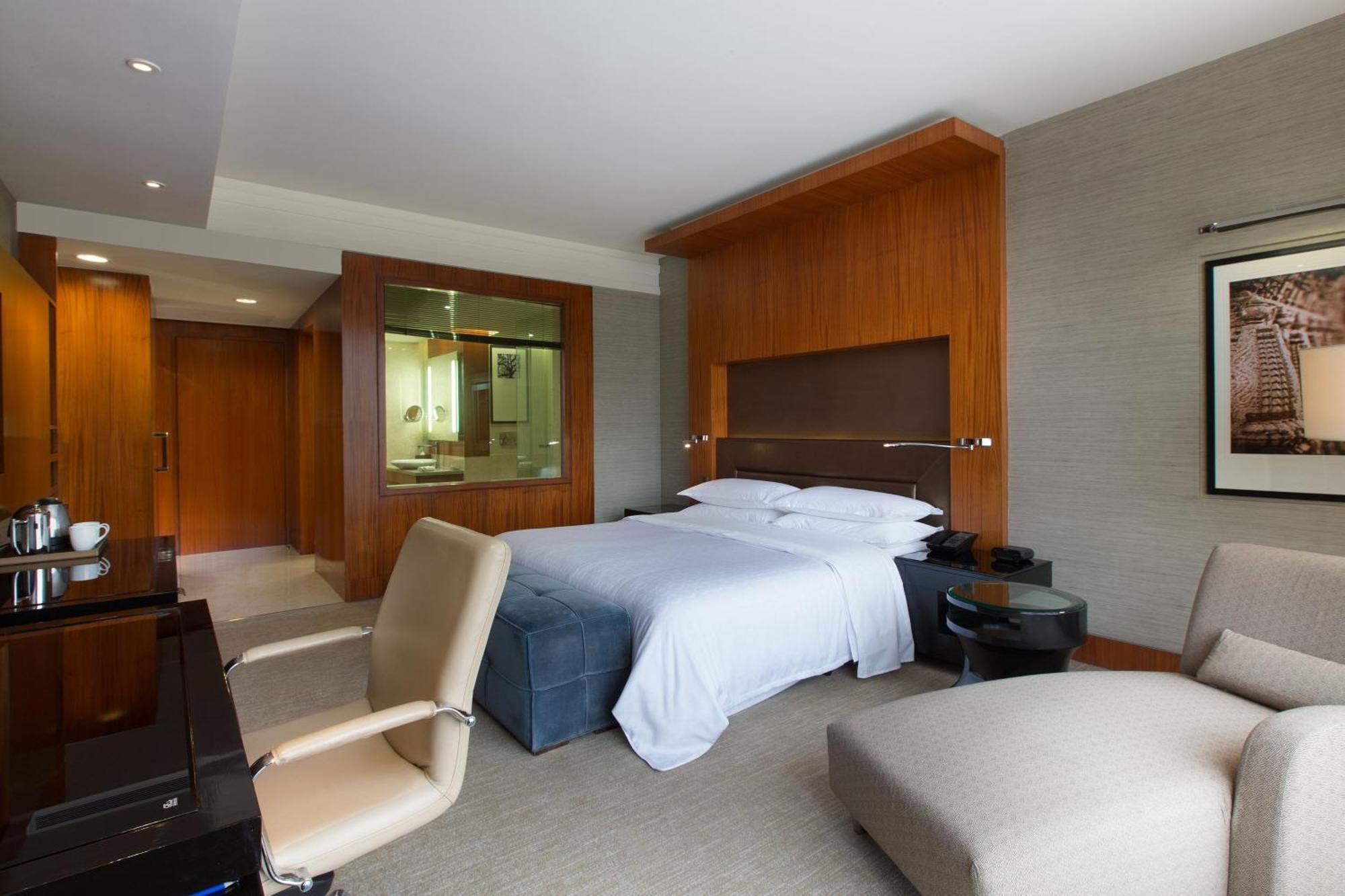 Sheraton Grand At Brigade Gateway 5* Bangalore