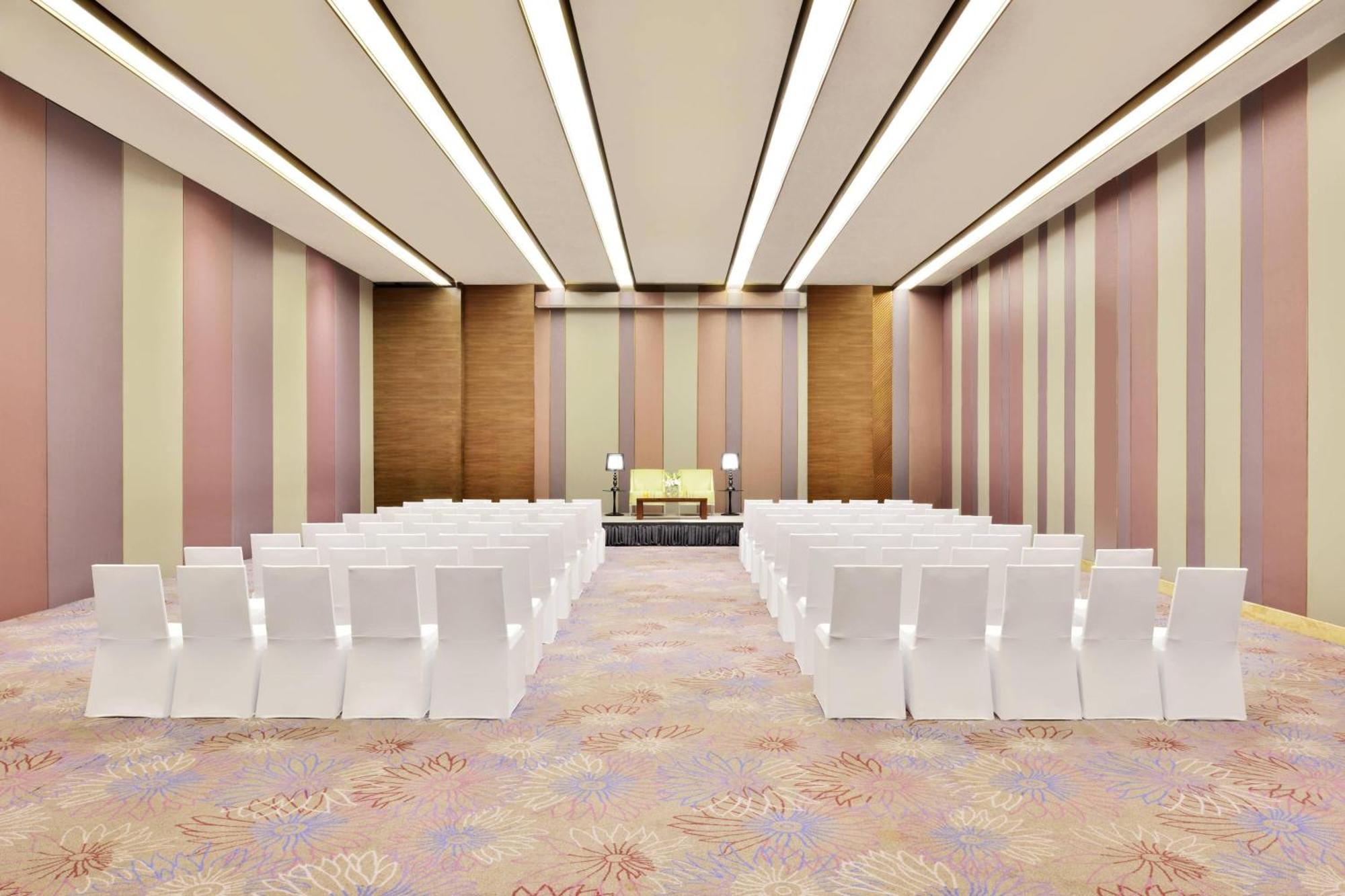 Courtyard By Marriott Outer Ring Road 5*